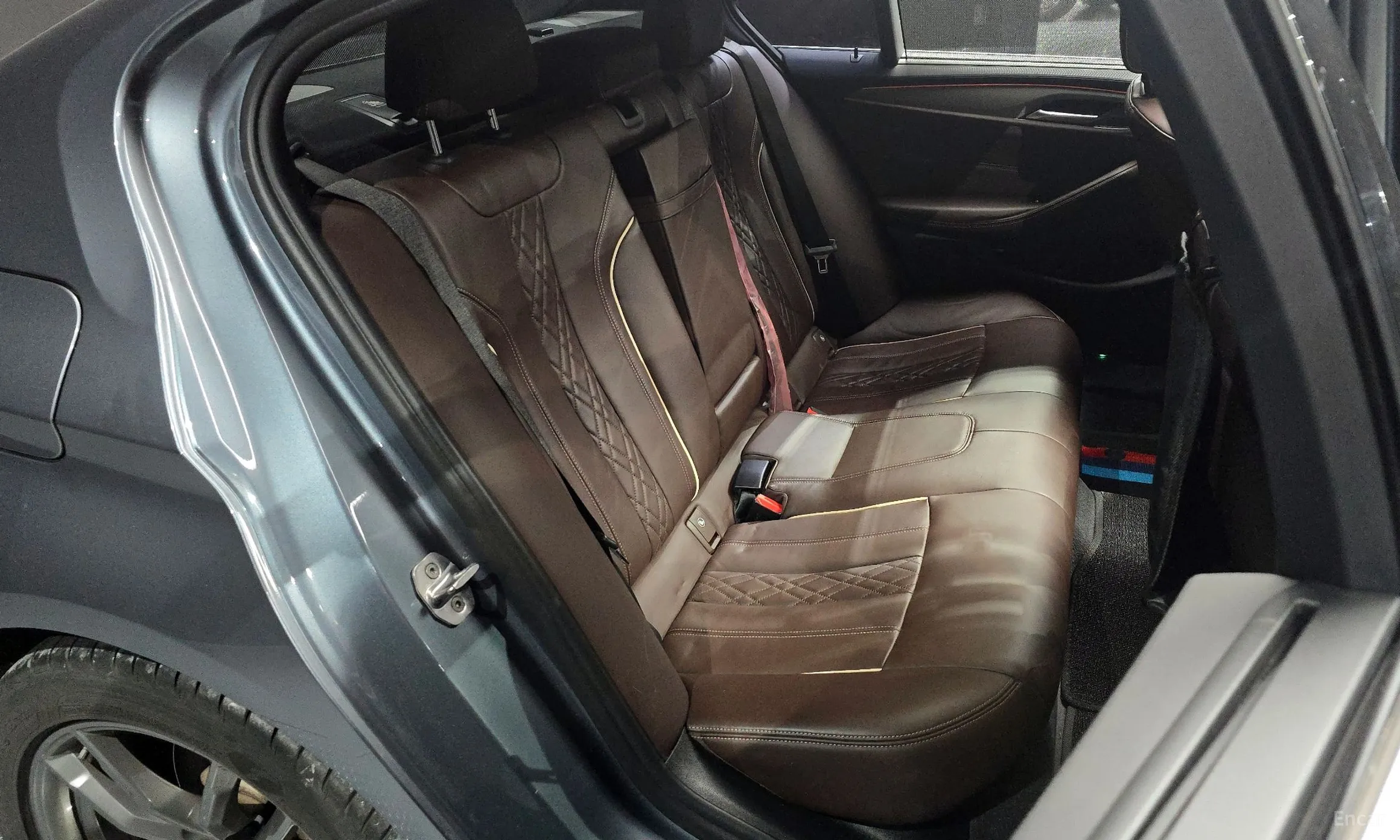 BMW 5 Series (G30) превью 12