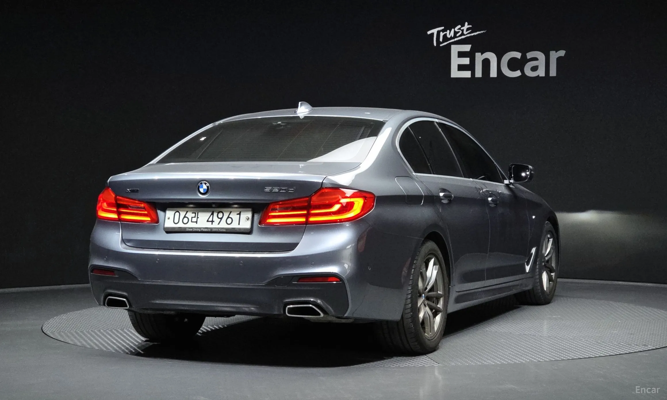 BMW 5 Series (G30) превью 2