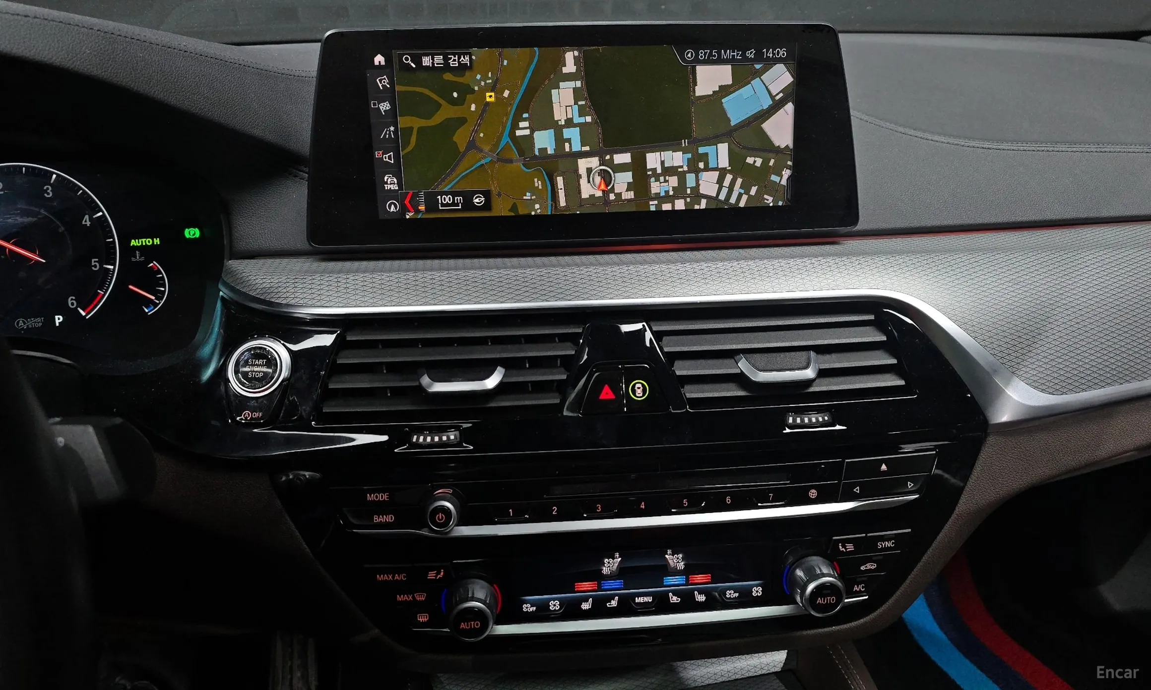 BMW 5 Series (G30) превью 16