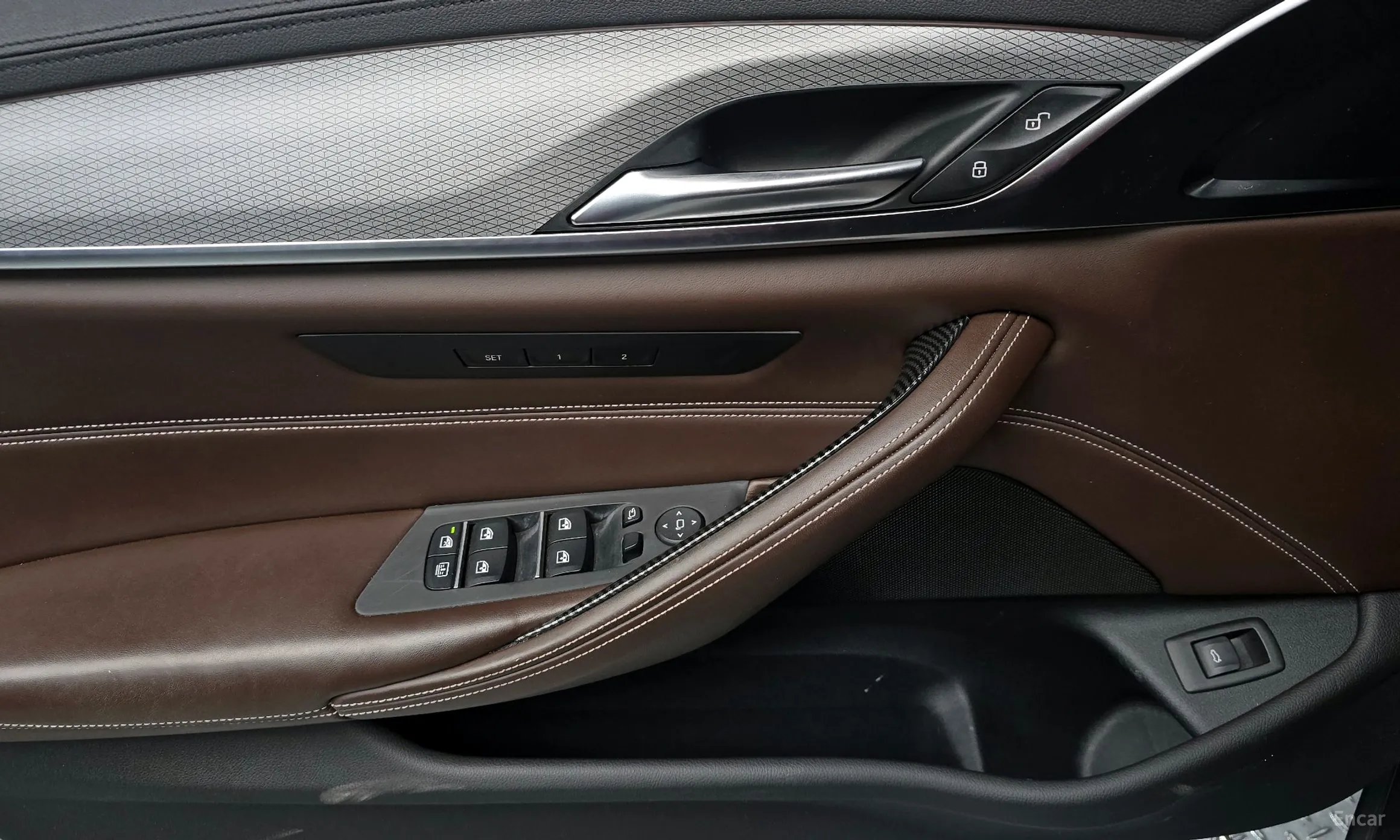 BMW 5 Series (G30) превью 17