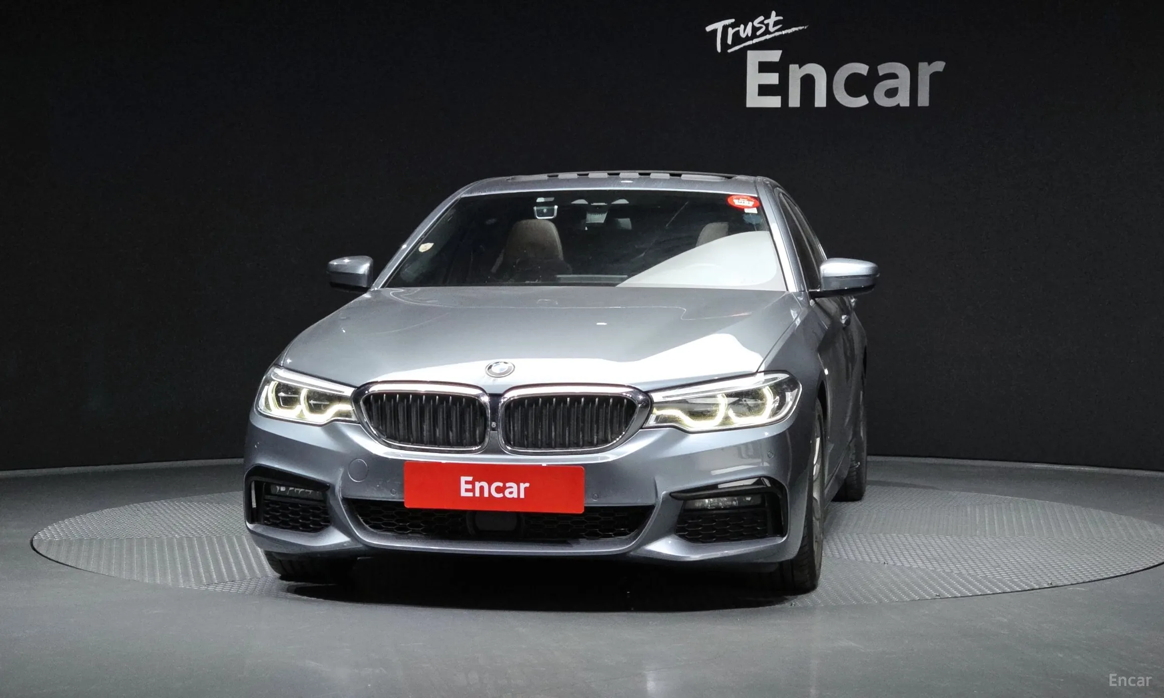 BMW 5 Series (G30) превью 3