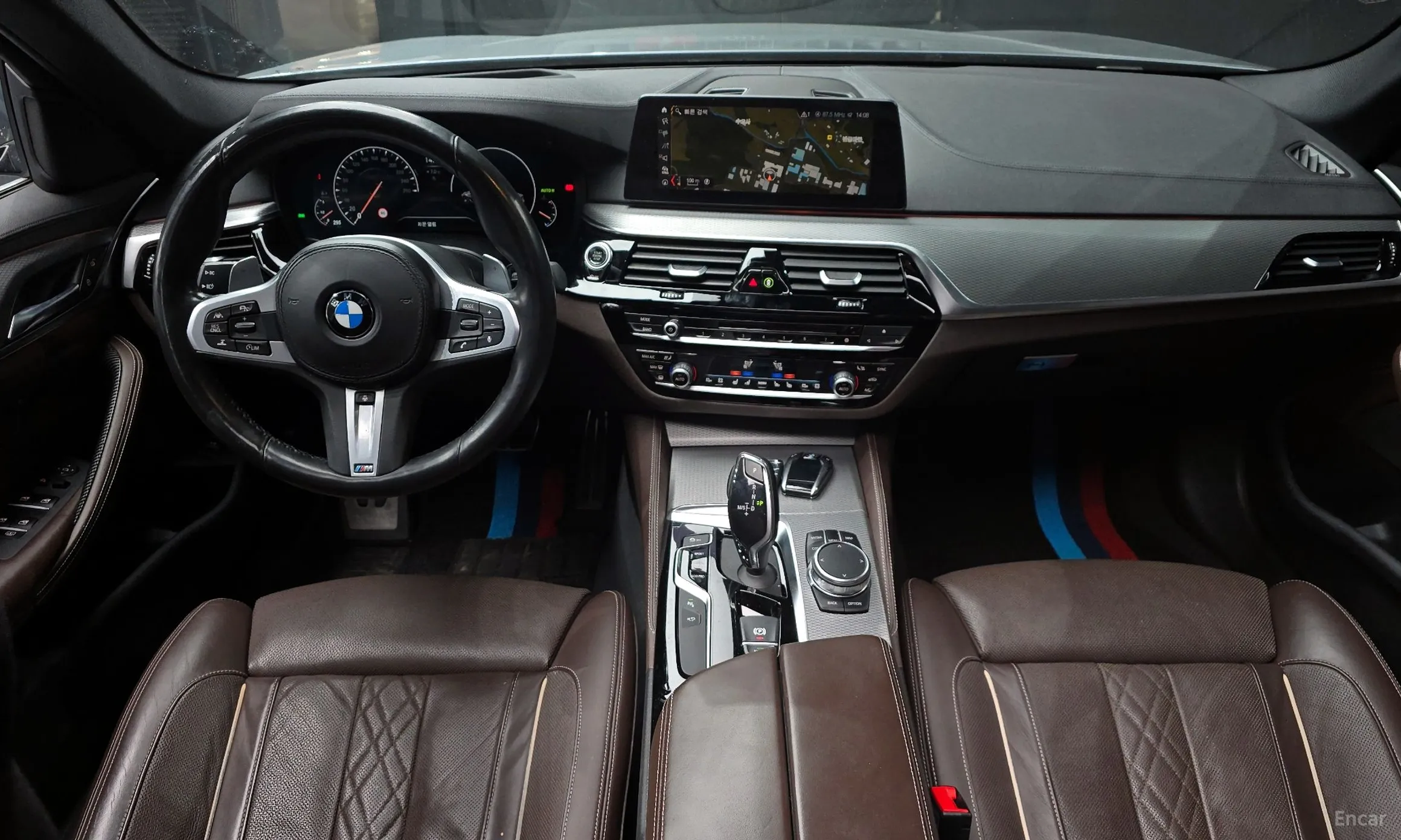 BMW 5 Series (G30) превью 7