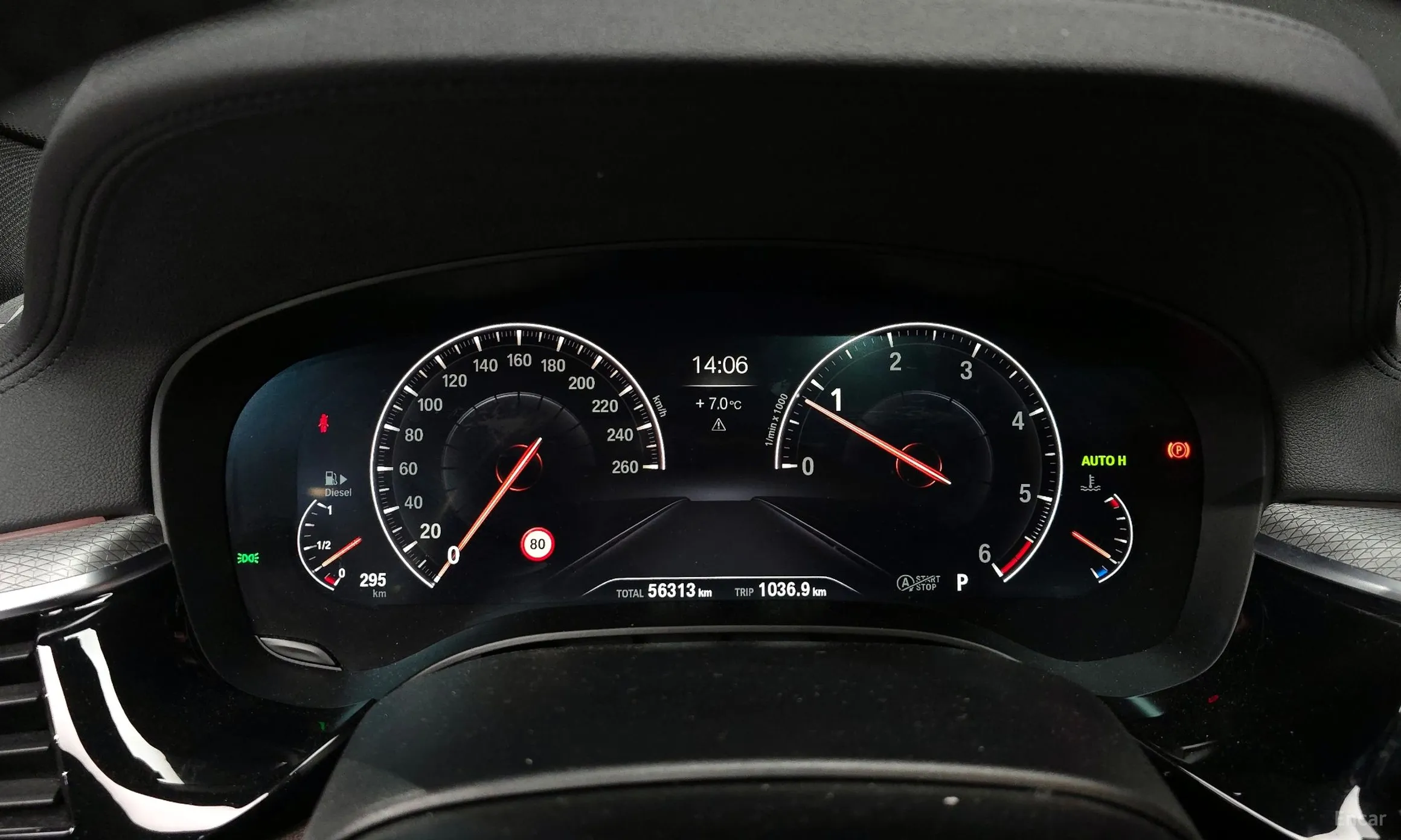 BMW 5 Series (G30) превью 8
