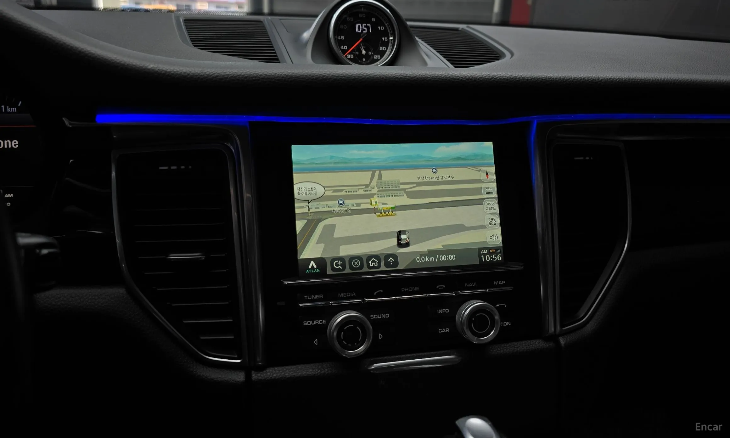Porsche Macan превью 15