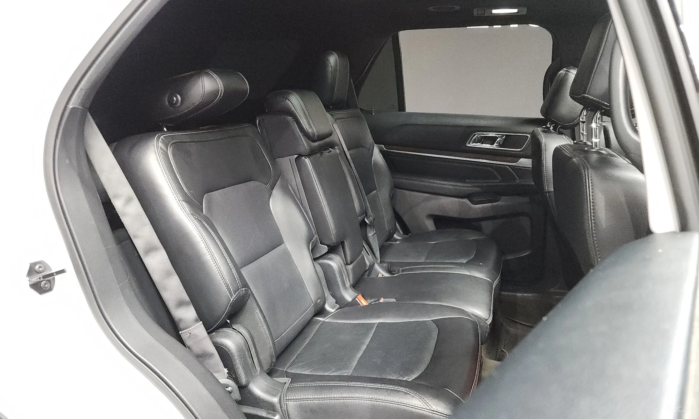 Ford Explorer превью 12