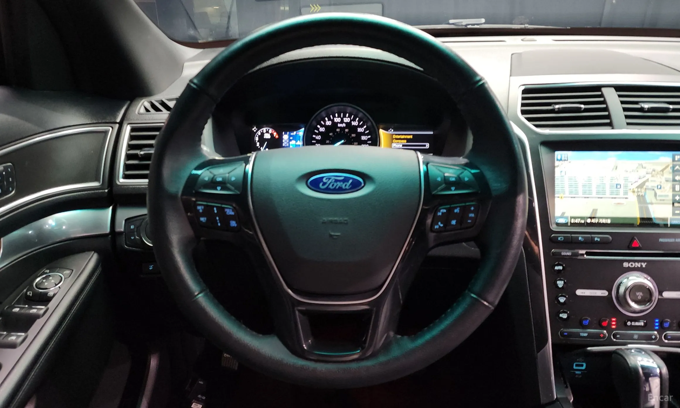 Ford Explorer превью 13