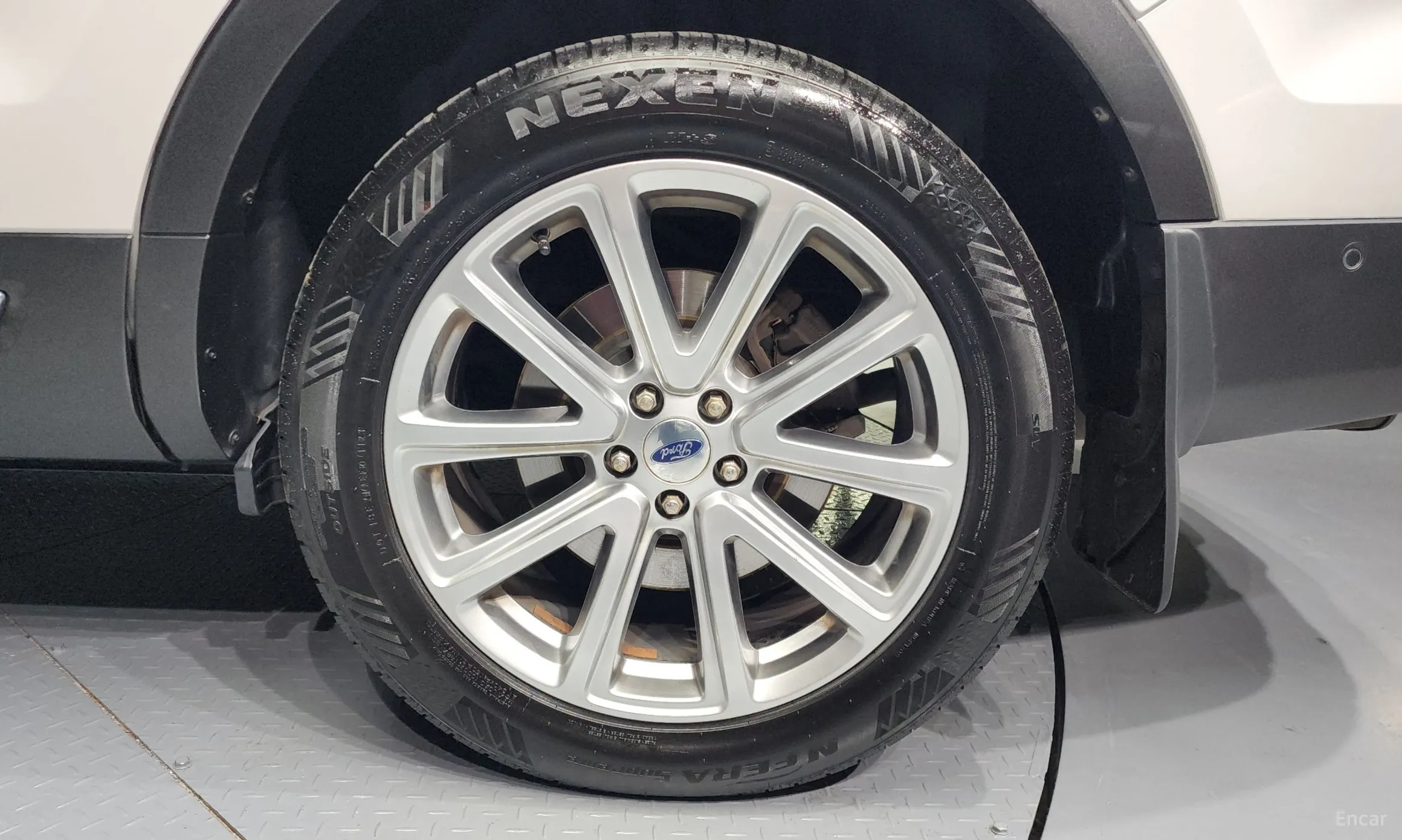 Ford Explorer превью 5