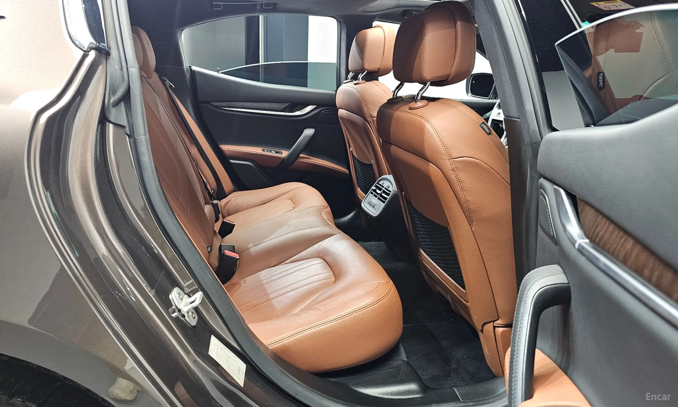 Maserati Ghibli превью 12