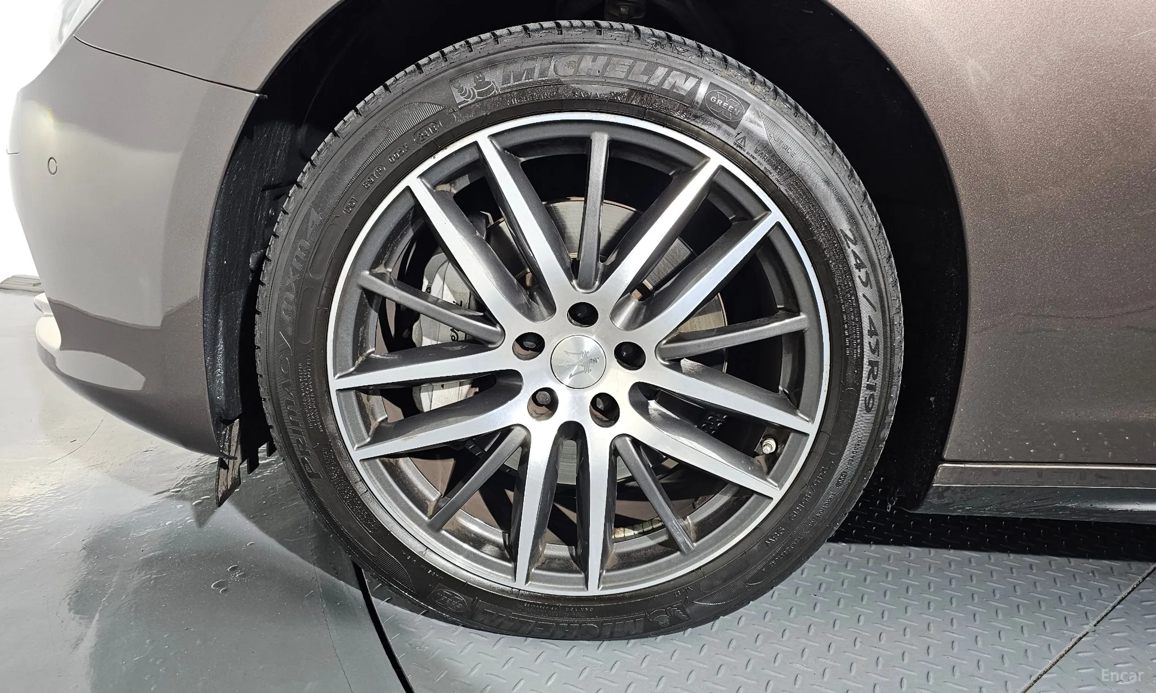 Maserati Ghibli превью 5