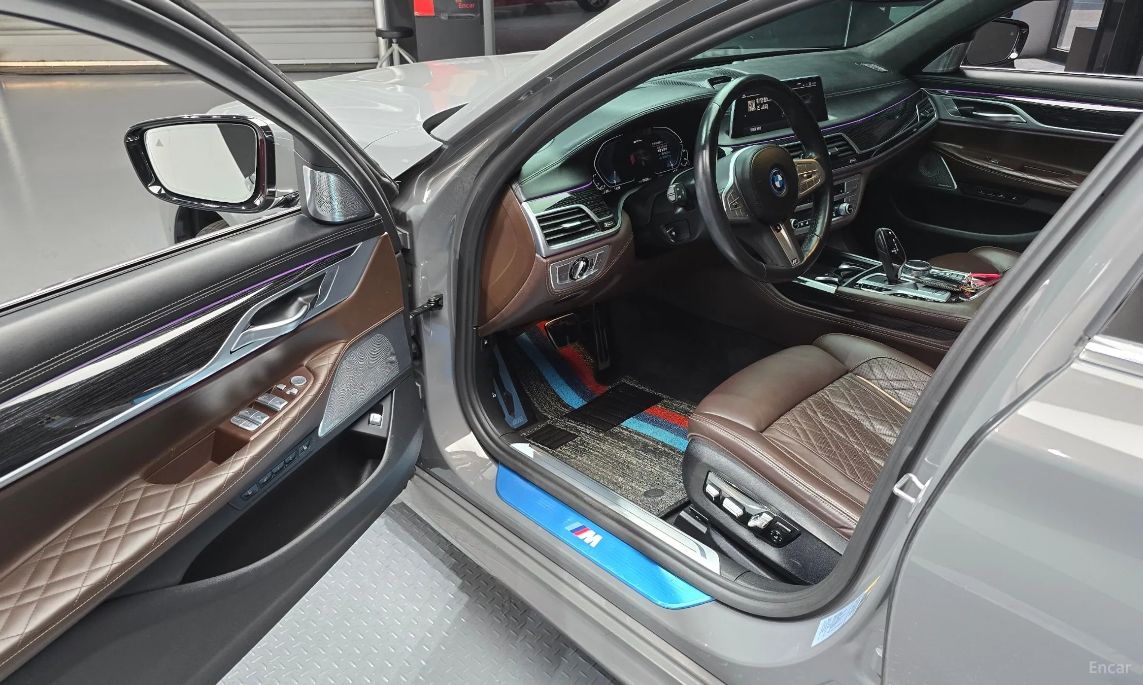 BMW 7 Series (G11) превью 11