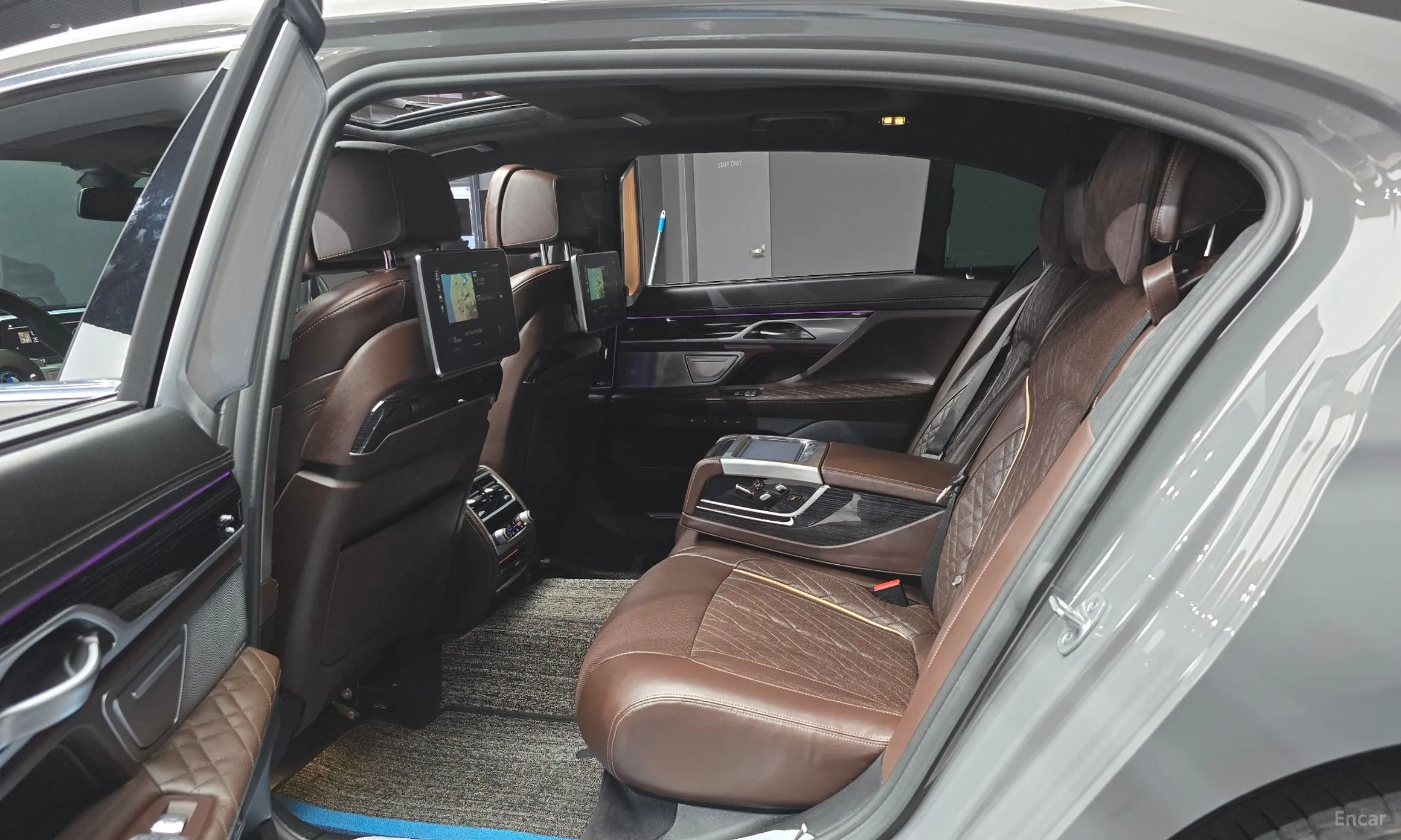 BMW 7 Series (G11) превью 12