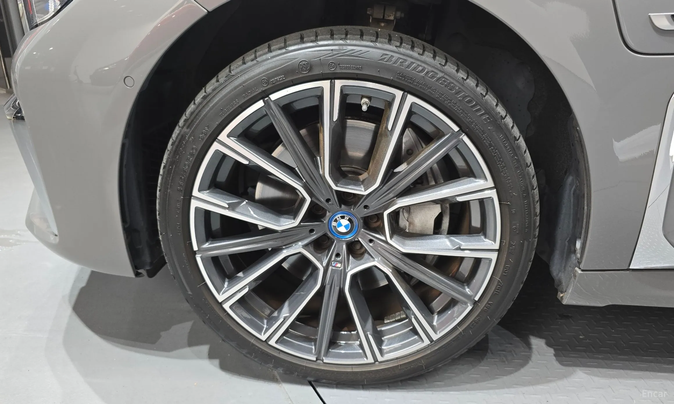 BMW 7 Series (G11) превью 5
