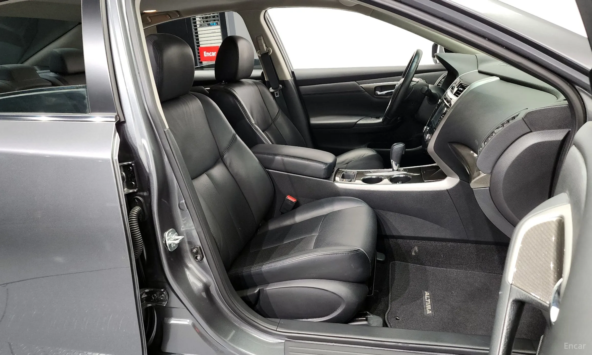 Nissan Altima превью 11