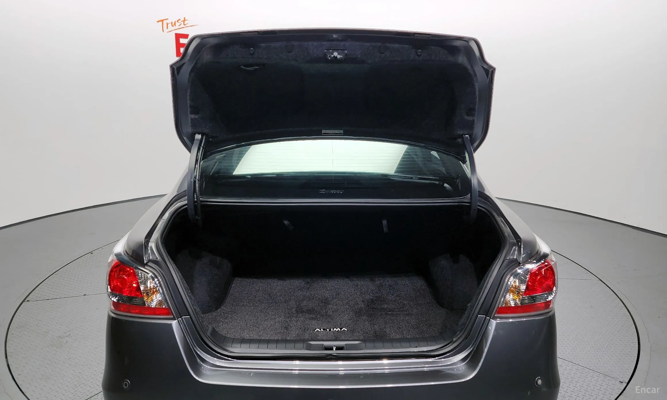 Nissan Altima превью 20