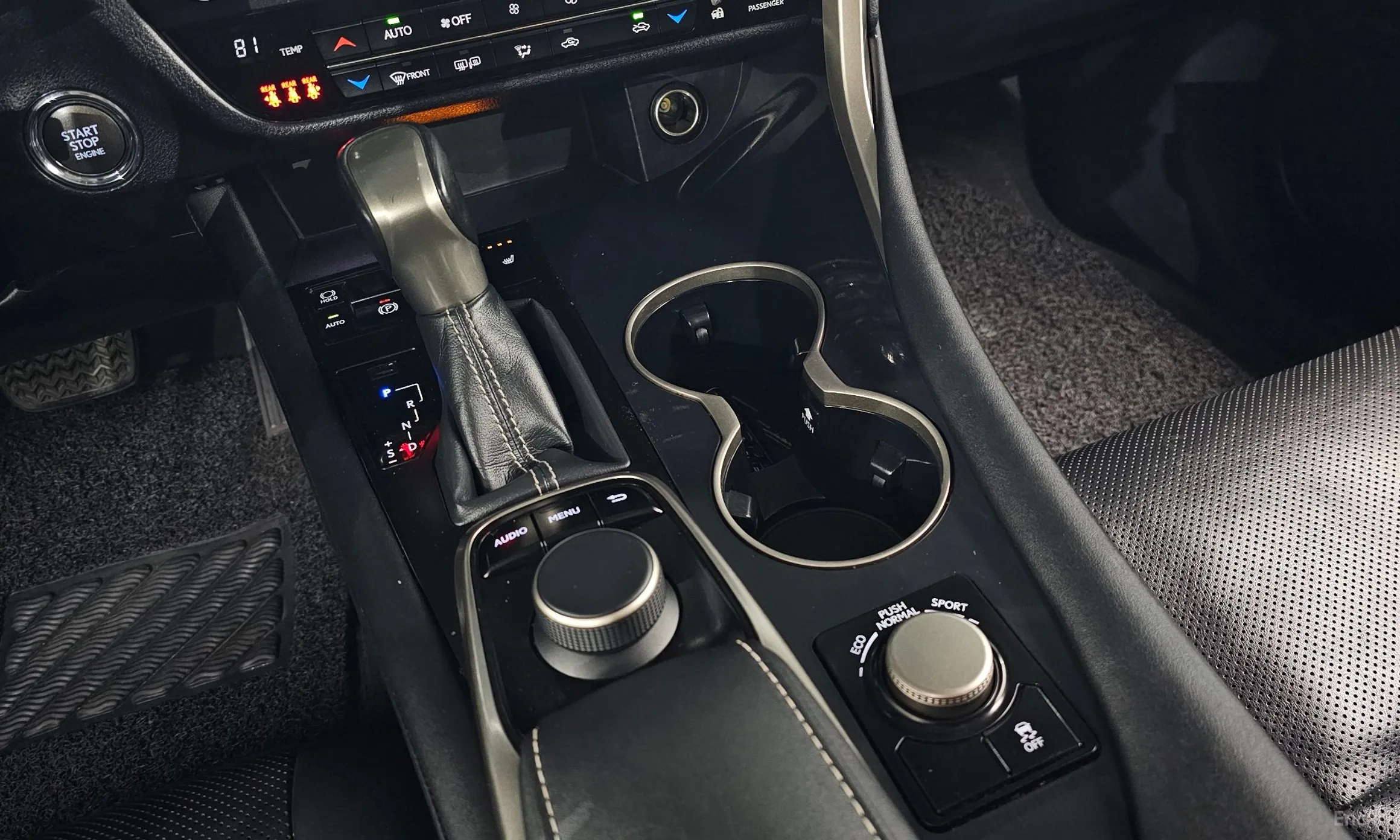 Lexus RX350 4th Generation превью 9