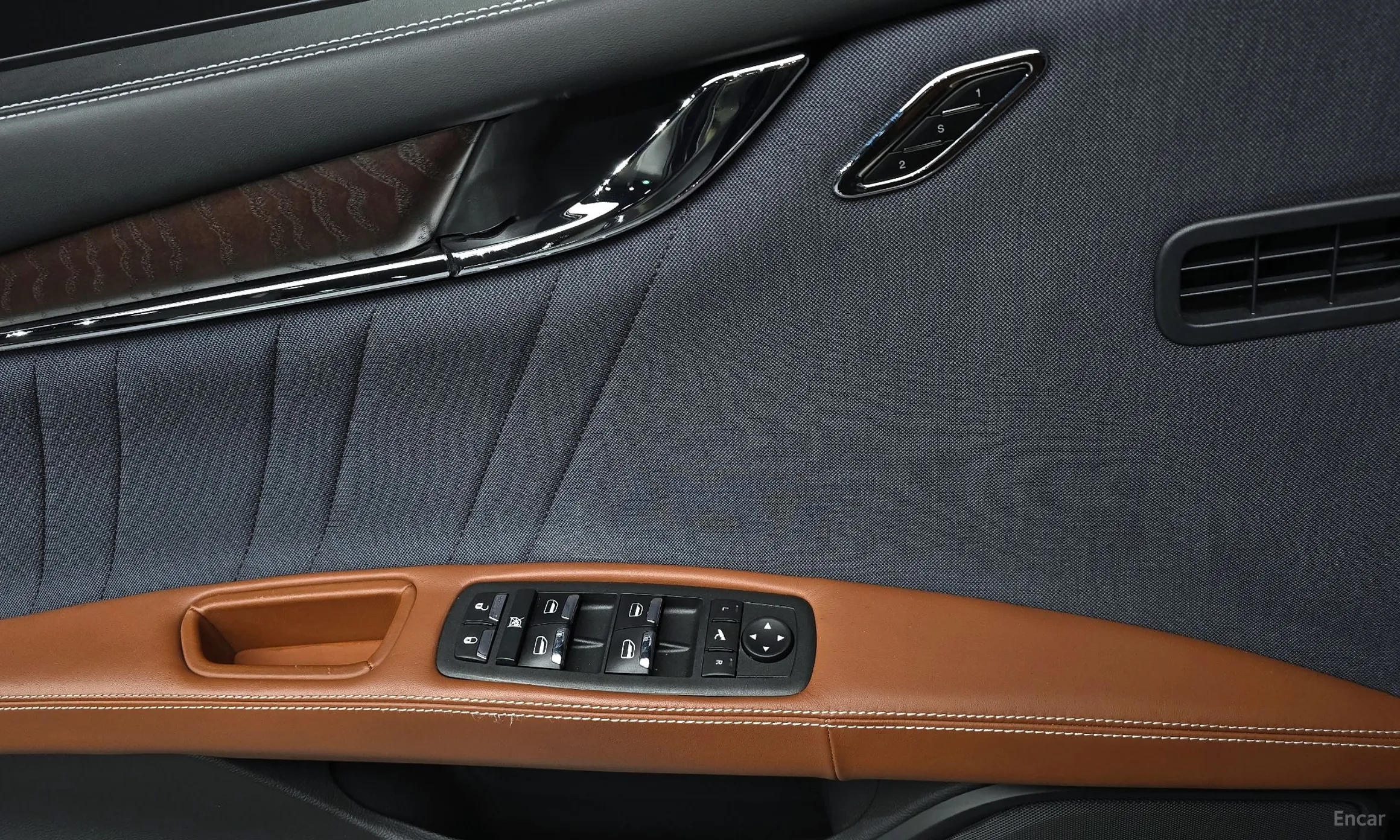 Maserati Quattroporte превью 18