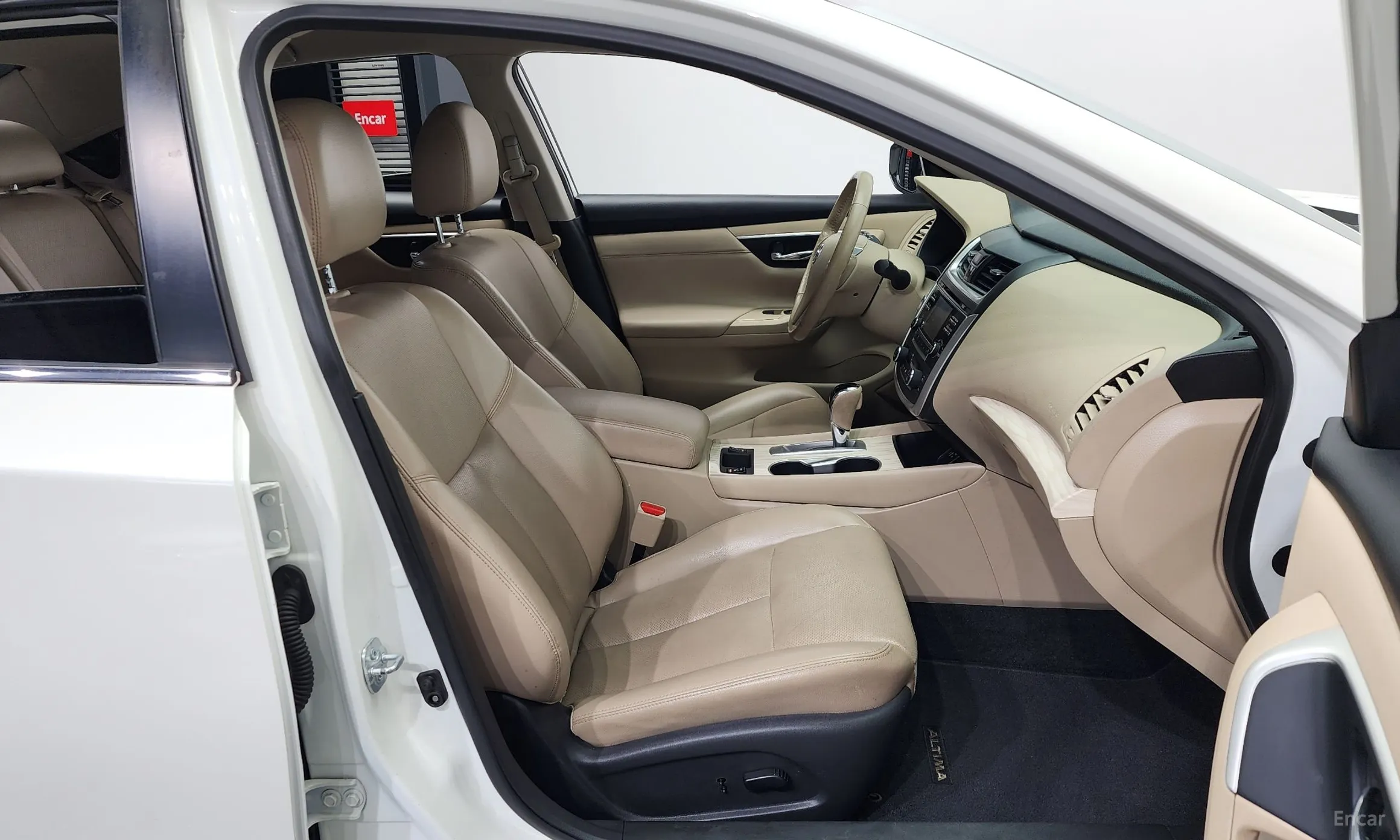 Nissan Altima превью 11