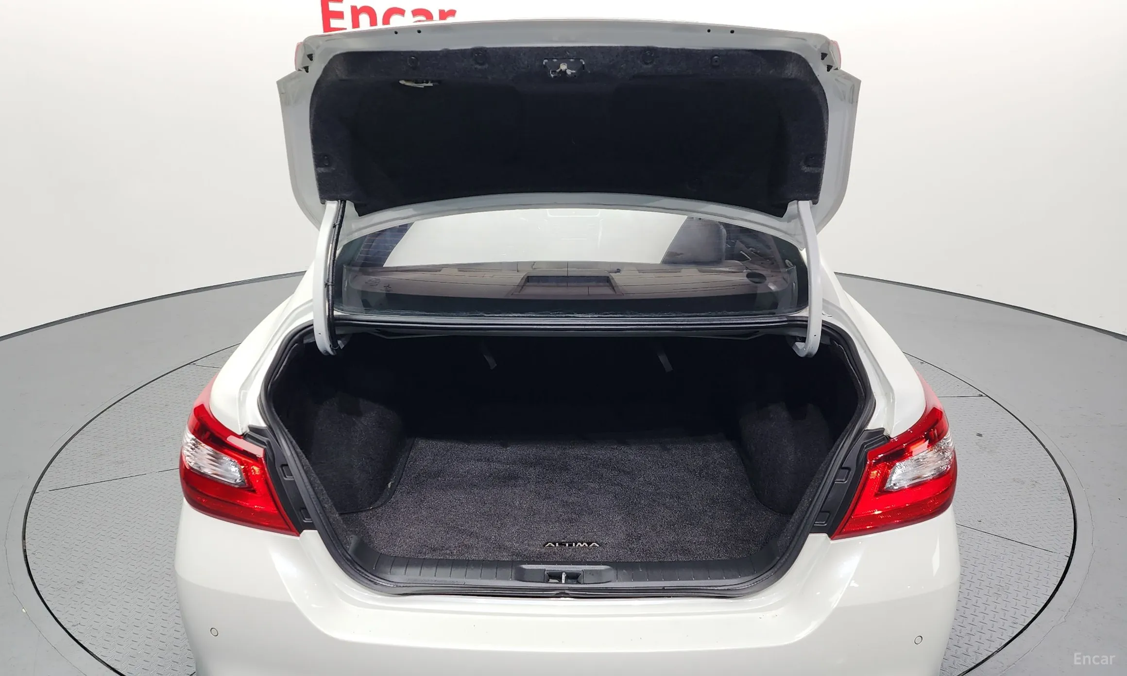 Nissan Altima превью 20
