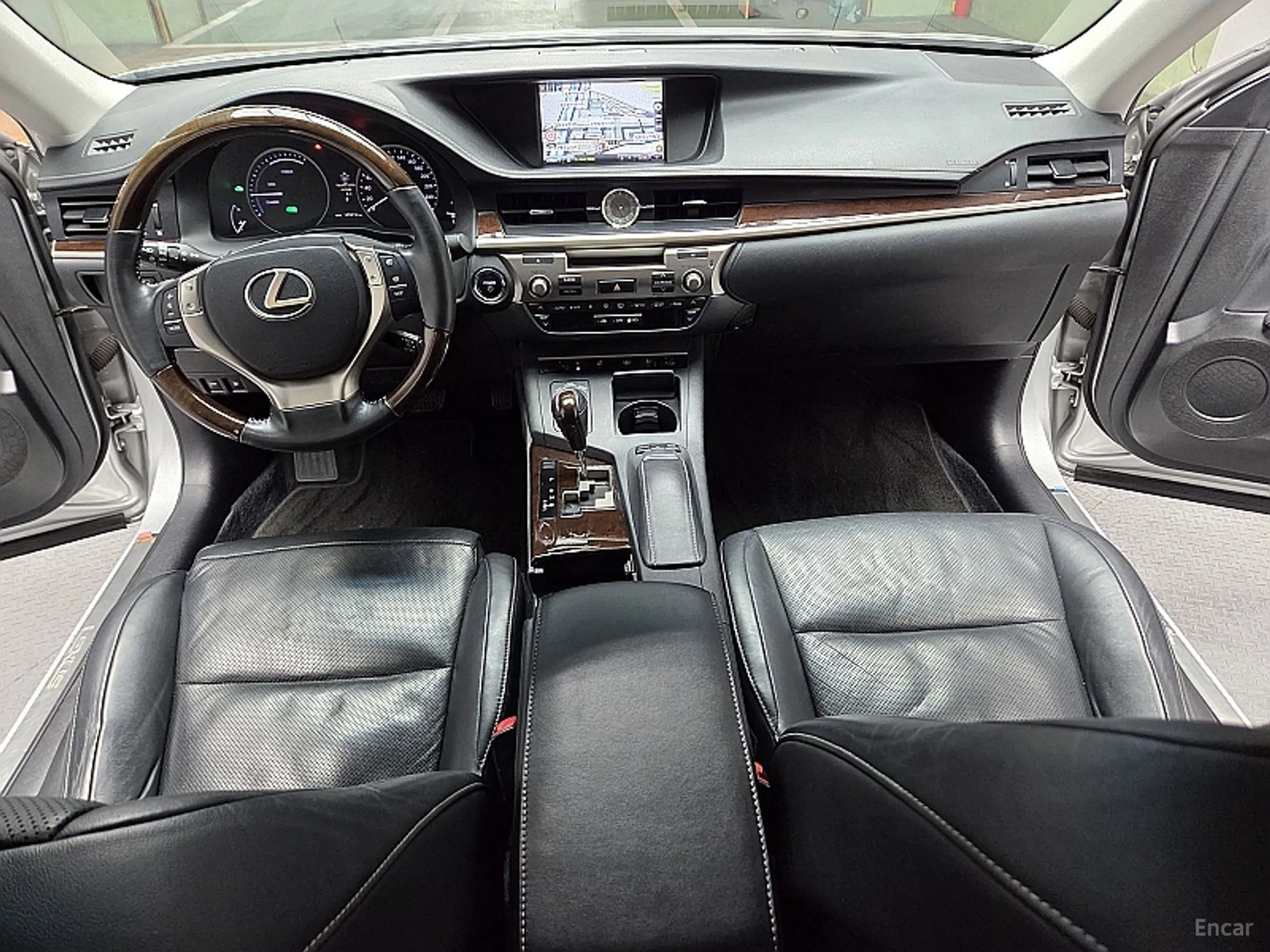 Lexus New ES300h превью 10