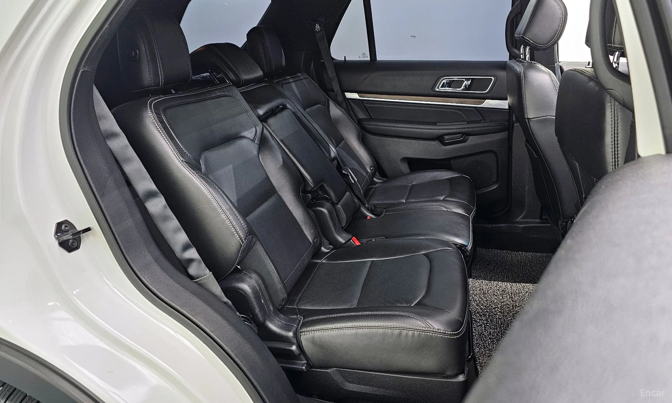 Ford Explorer превью 12