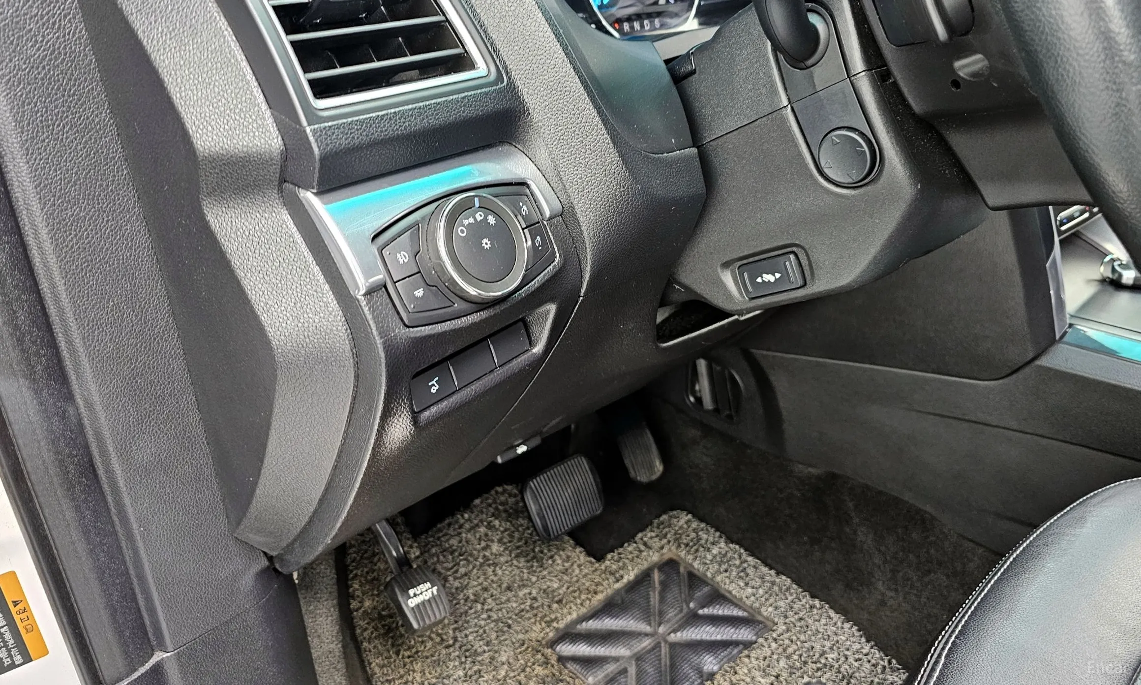 Ford Explorer превью 16