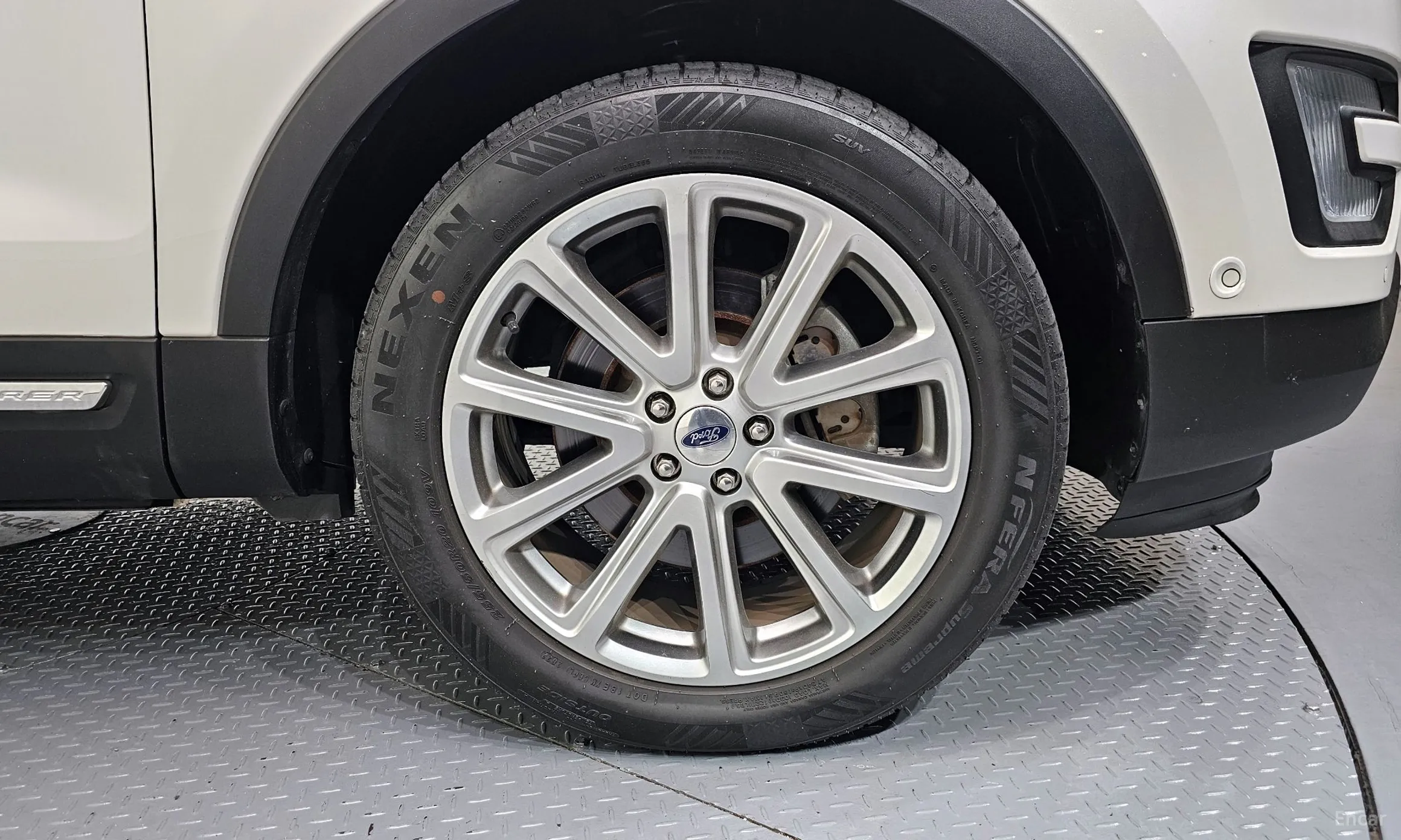 Ford Explorer превью 5
