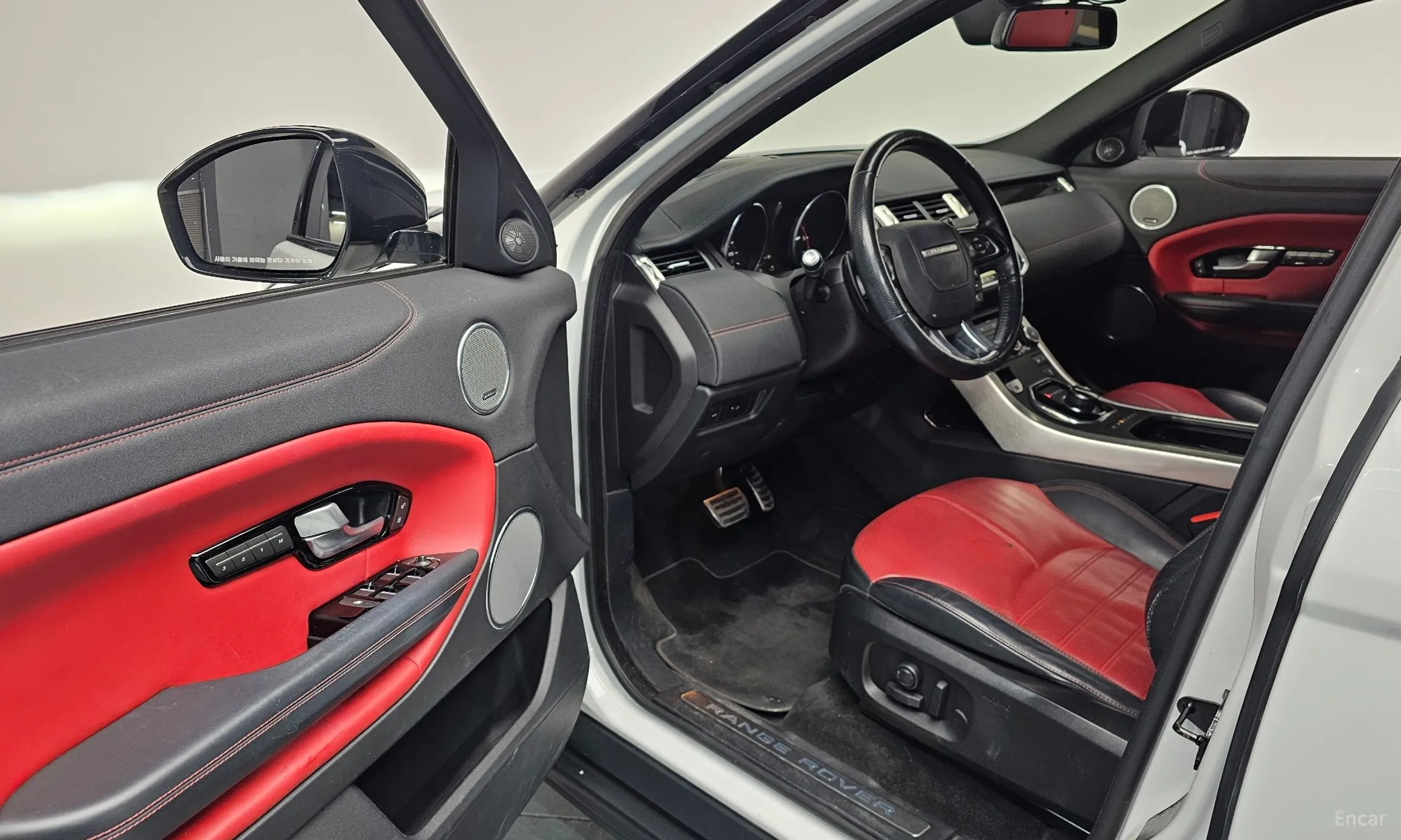 Land Rover Range Rover Evoque превью 11