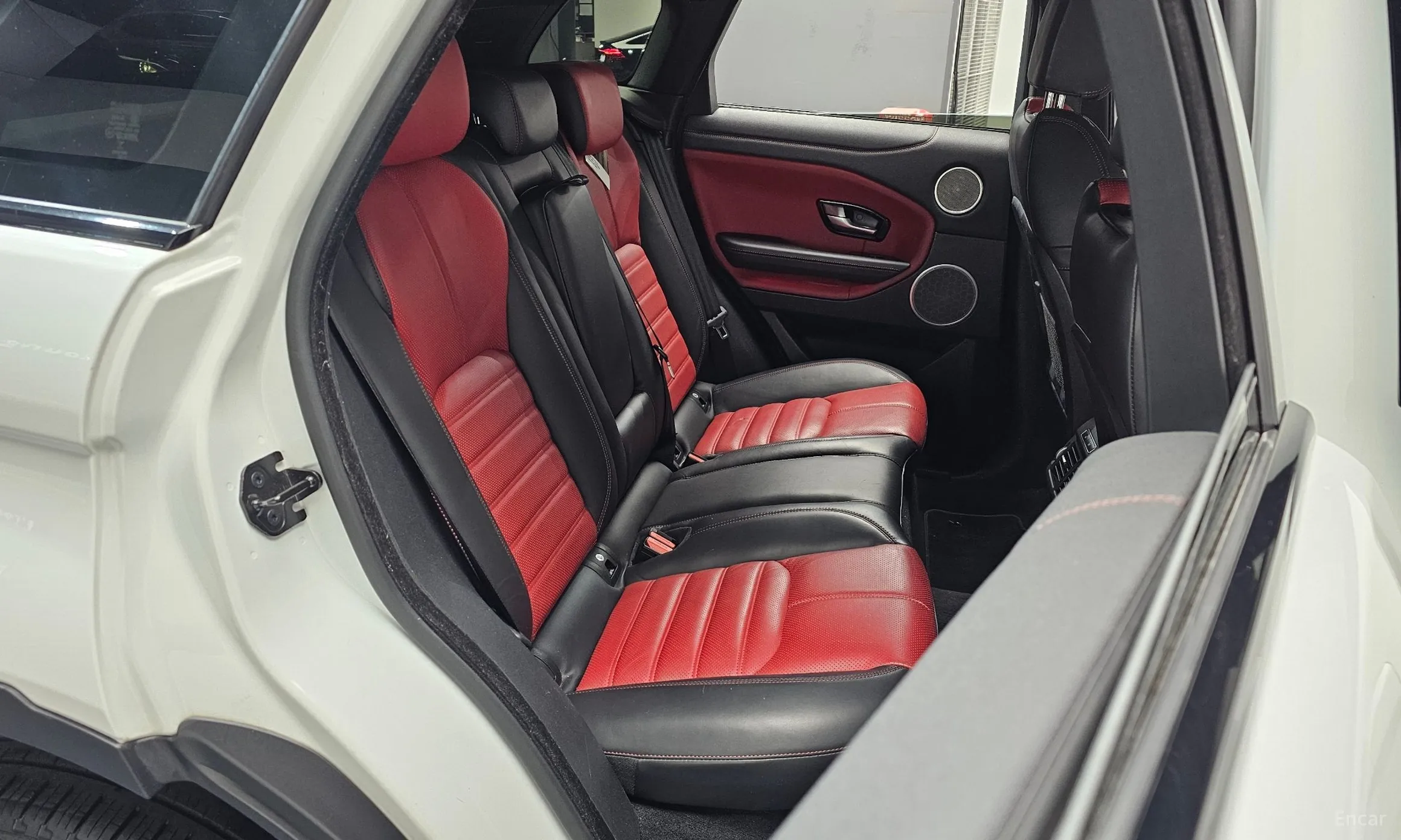 Land Rover Range Rover Evoque превью 12