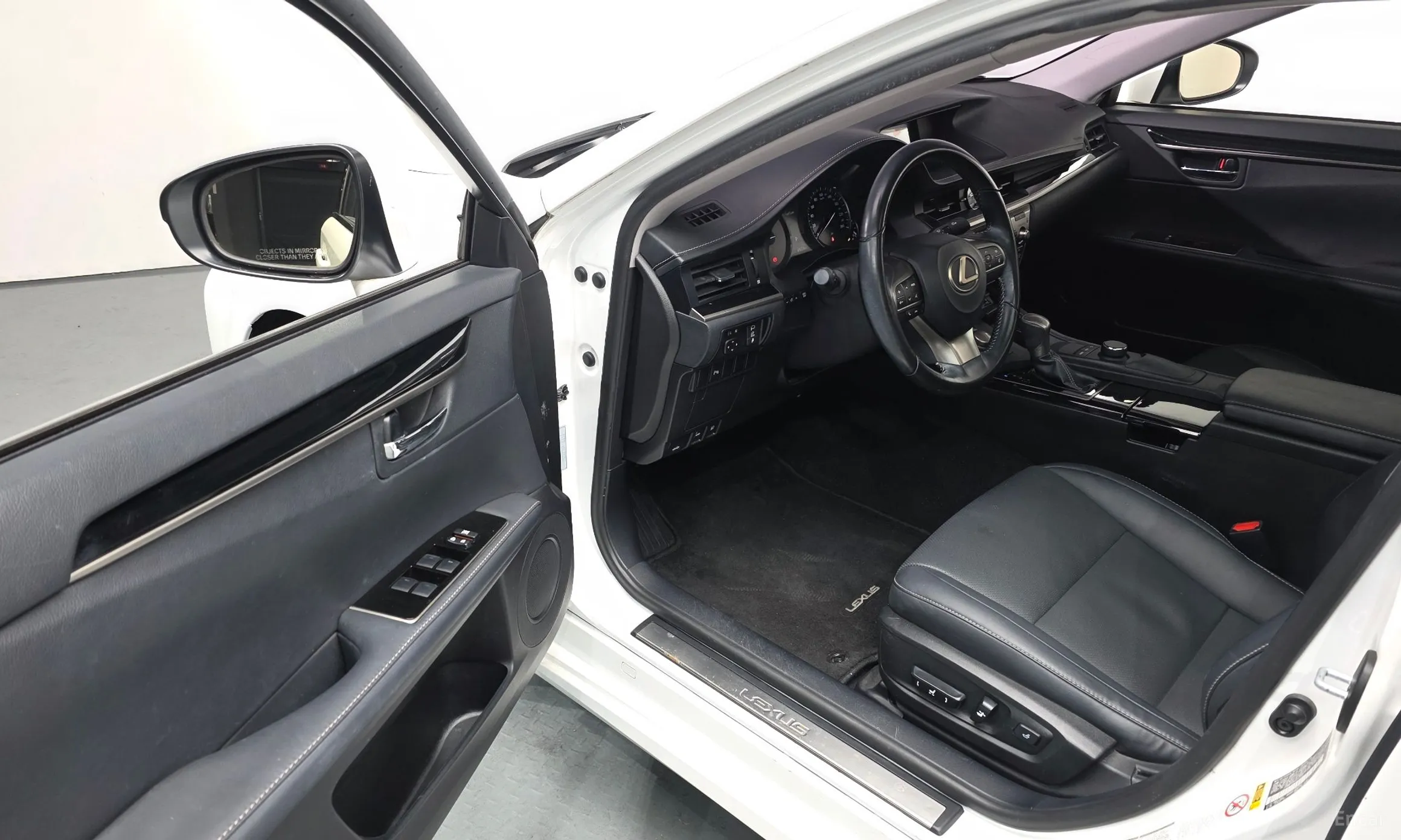 Lexus New ES300h превью 12
