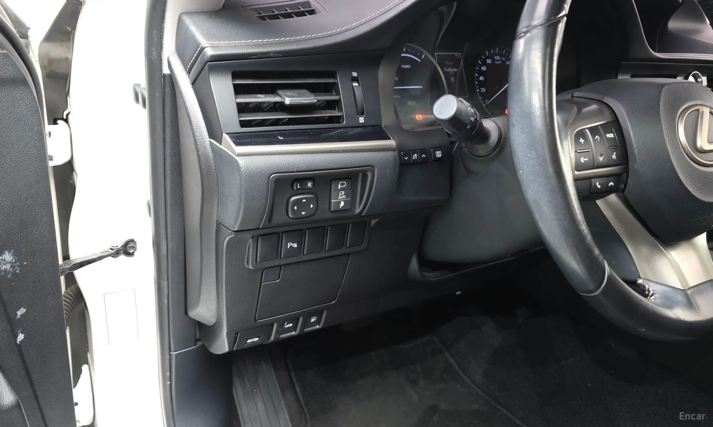 Lexus New ES300h превью 14