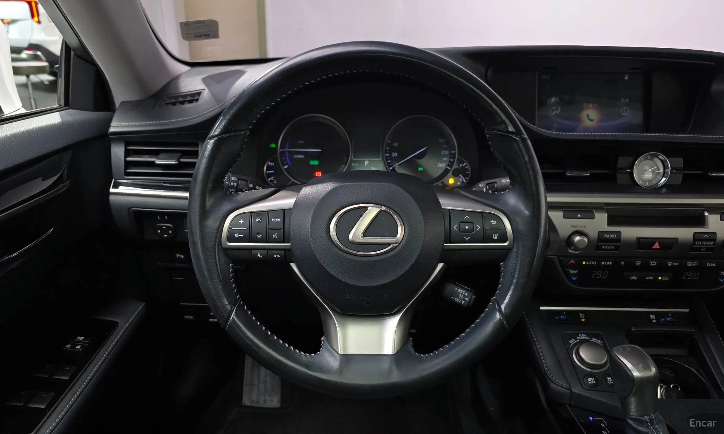 Lexus New ES300h превью 15