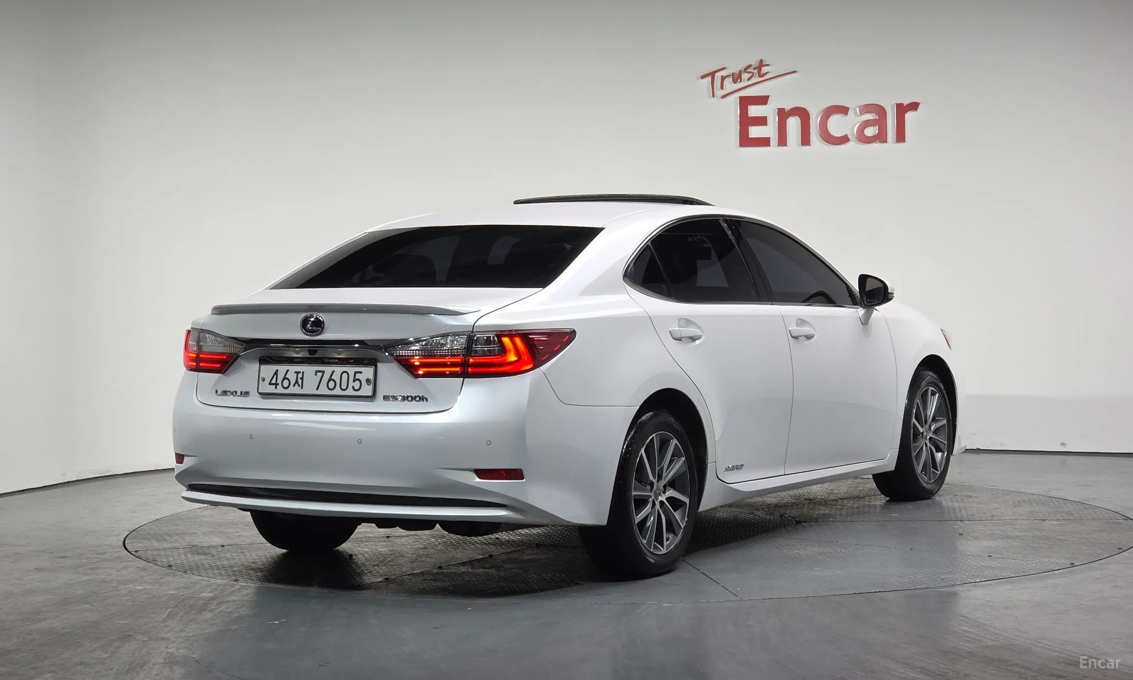 Lexus New ES300h превью 2