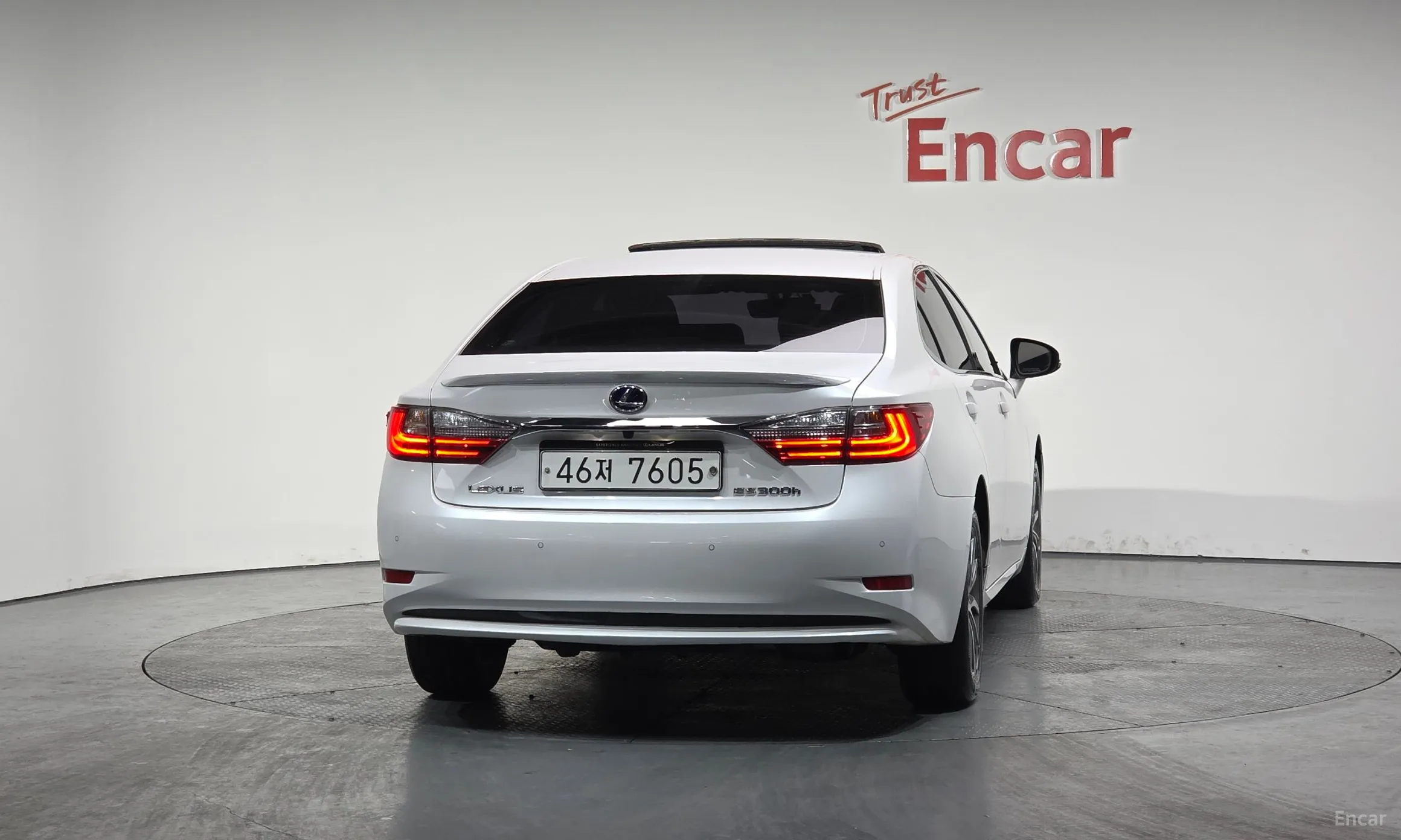 Lexus New ES300h превью 4