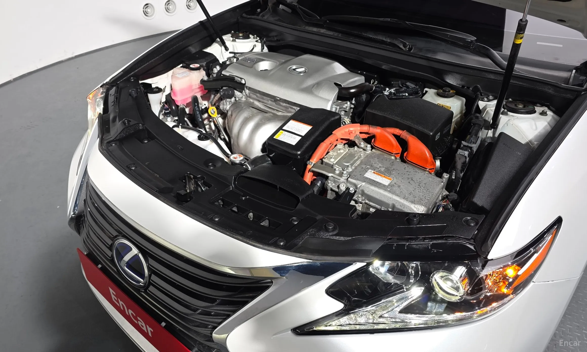 Lexus New ES300h превью 6