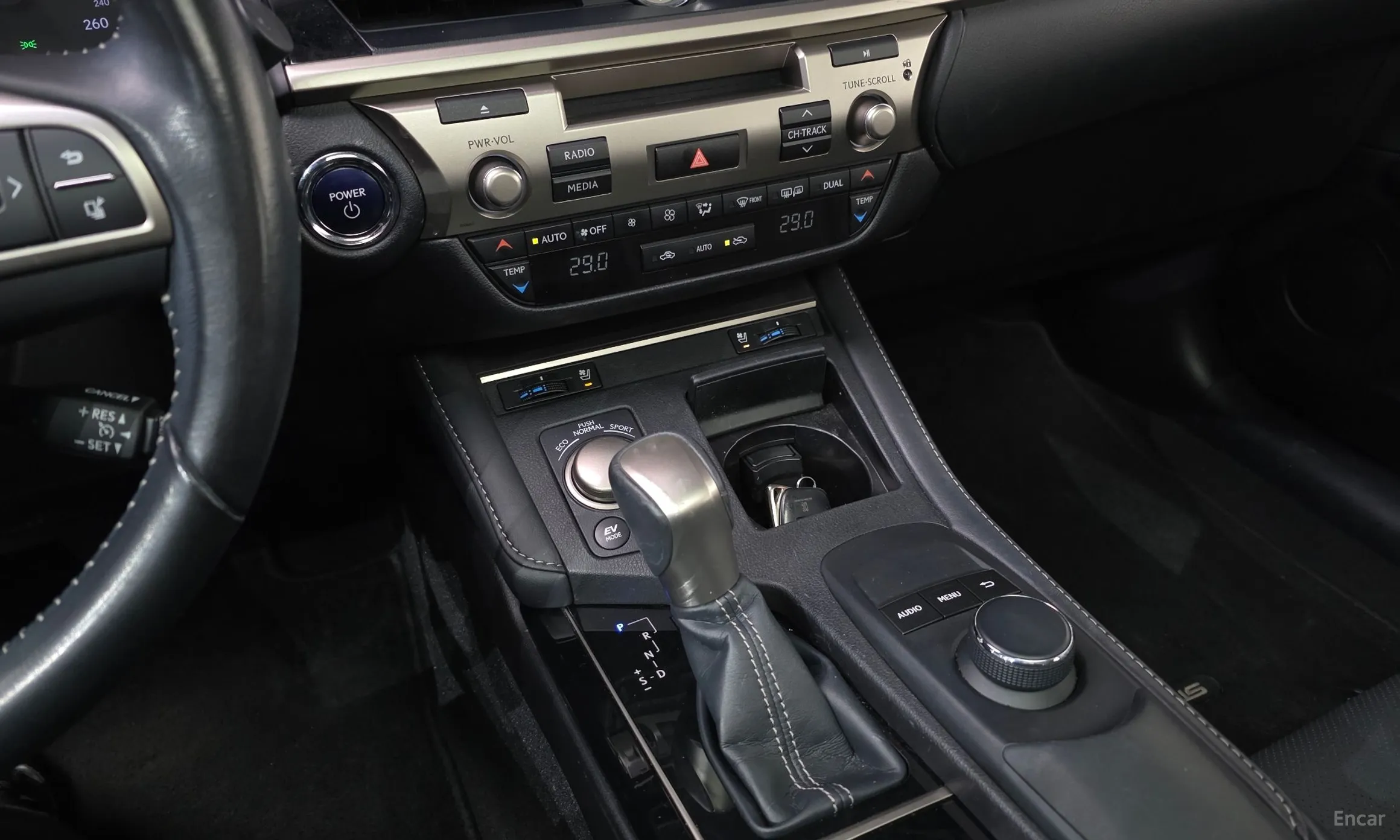 Lexus New ES300h превью 9
