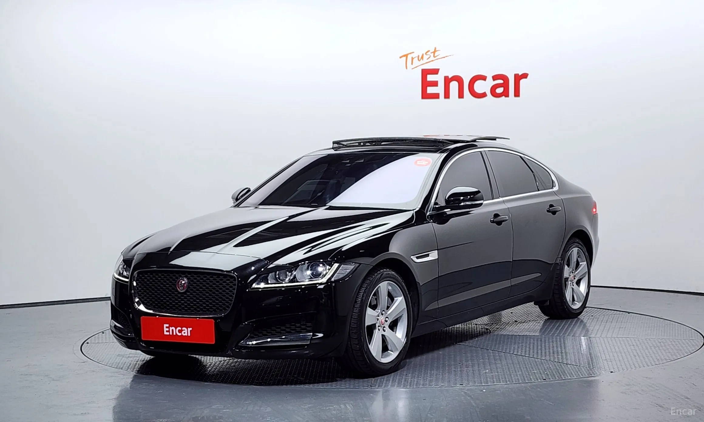Jaguar XF (x260)