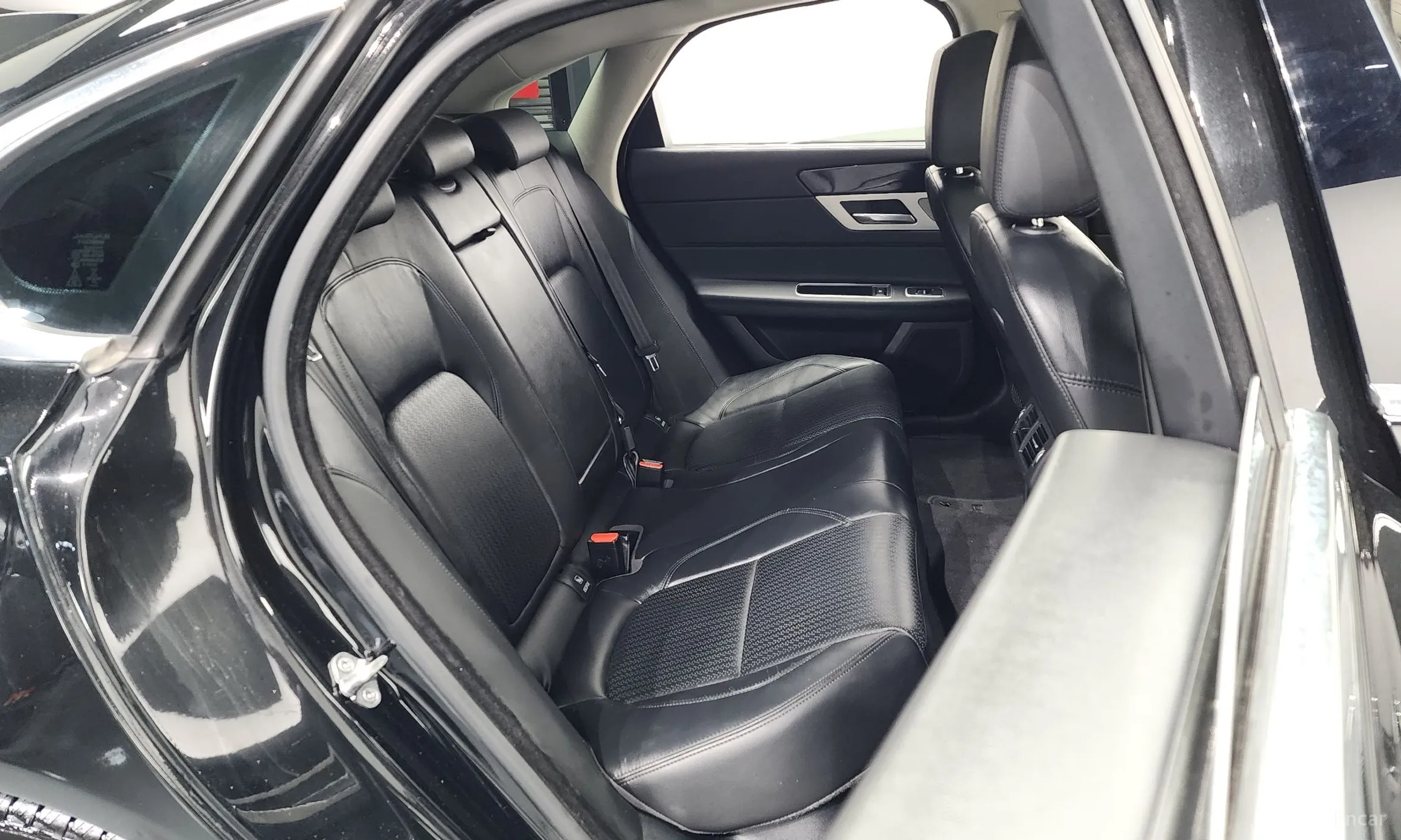 Jaguar XF (x260) превью 12