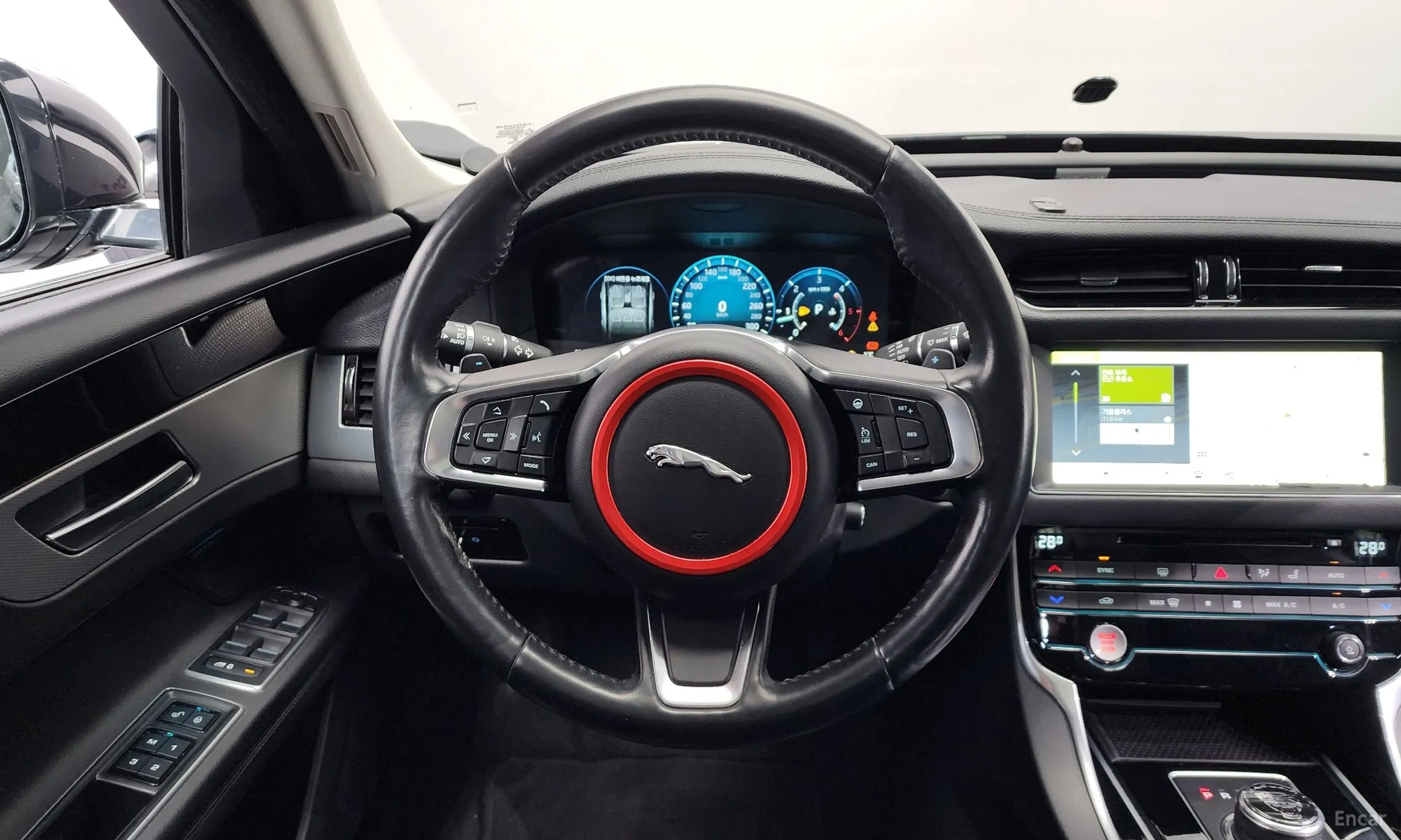 Jaguar XF (x260) превью 13