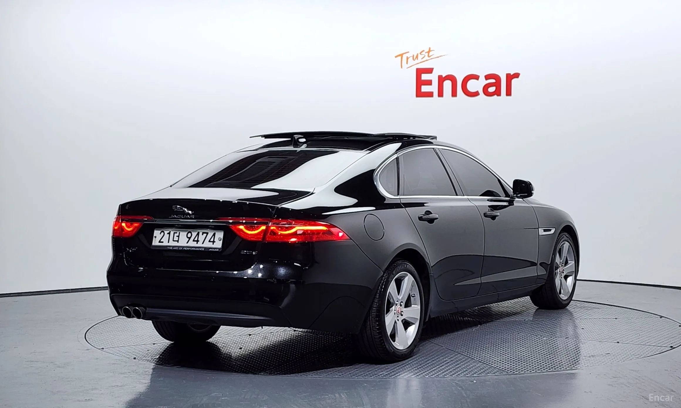 Jaguar XF (x260)
