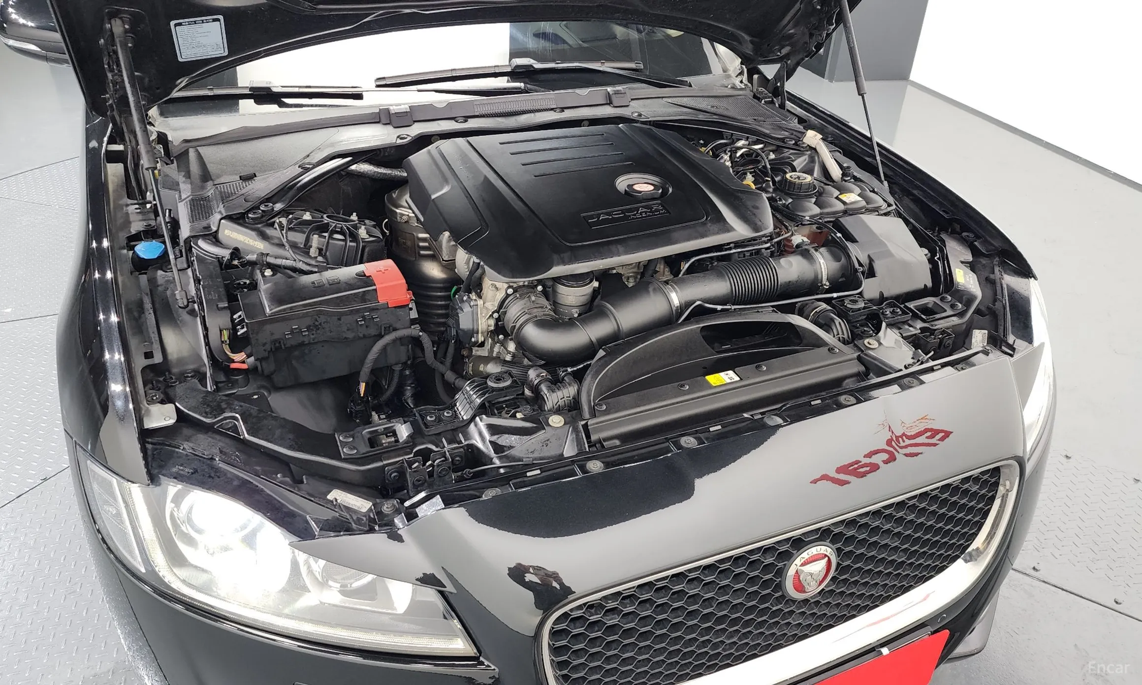Jaguar XF (x260) превью 6