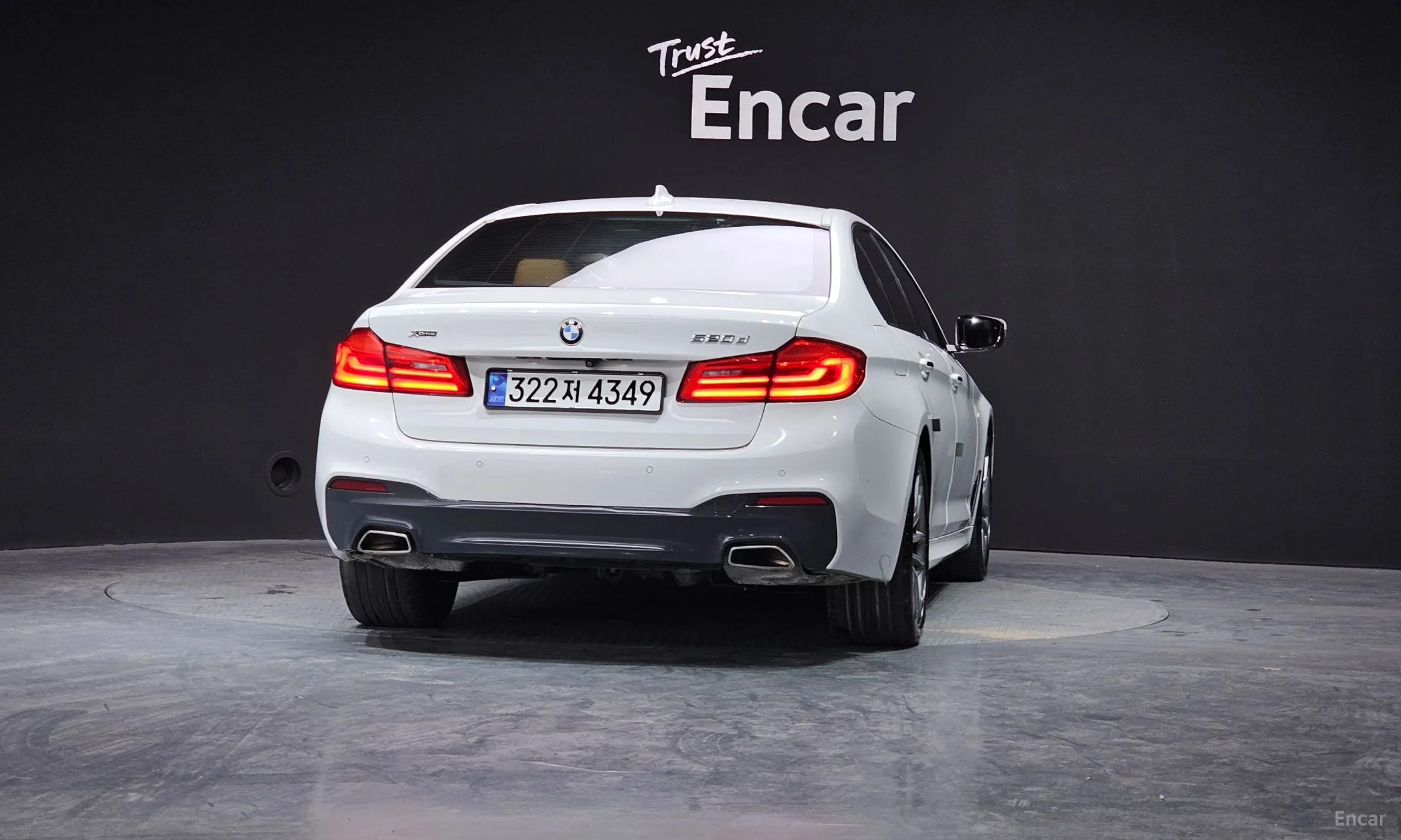 BMW 5 Series (G30) превью 4