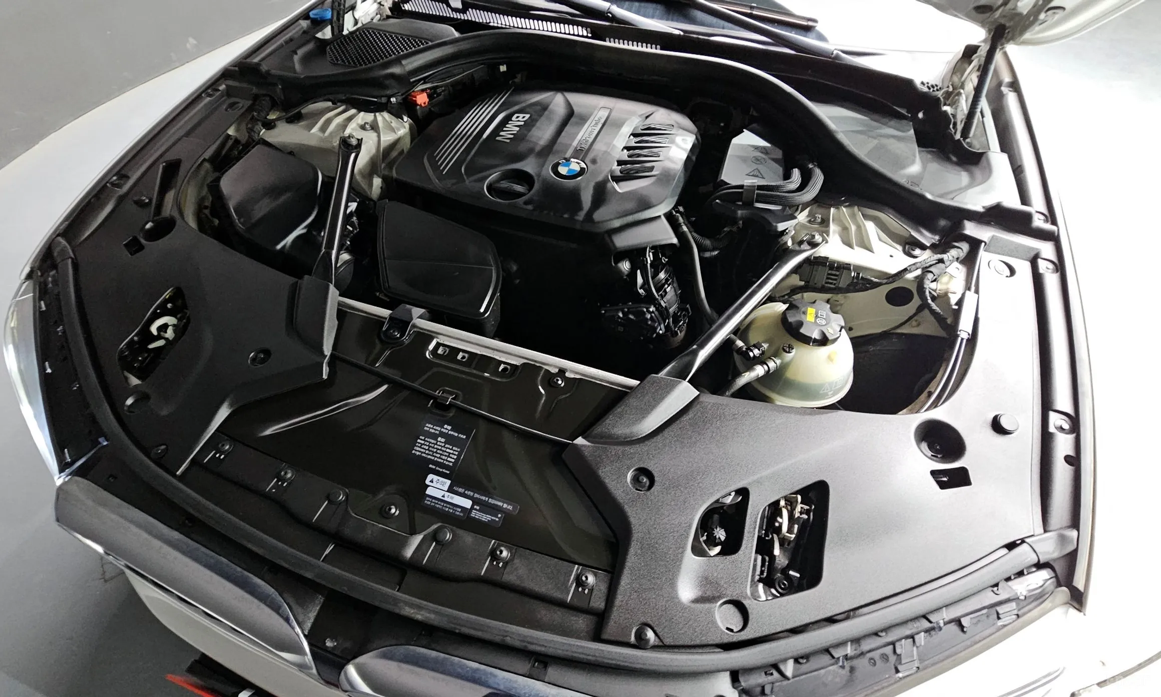 BMW 5 Series (G30) превью 6
