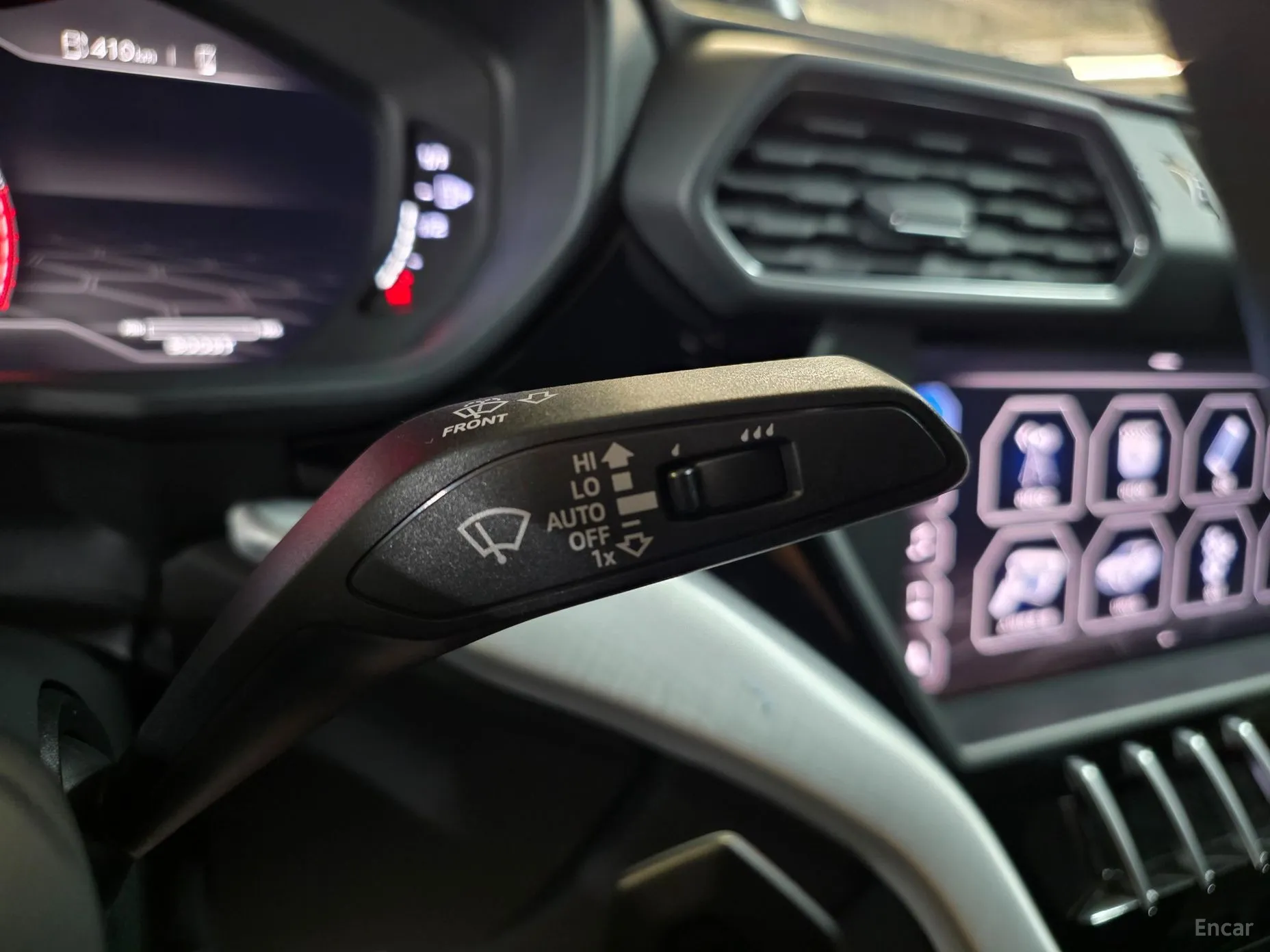 Lamborghini Urus превью 15
