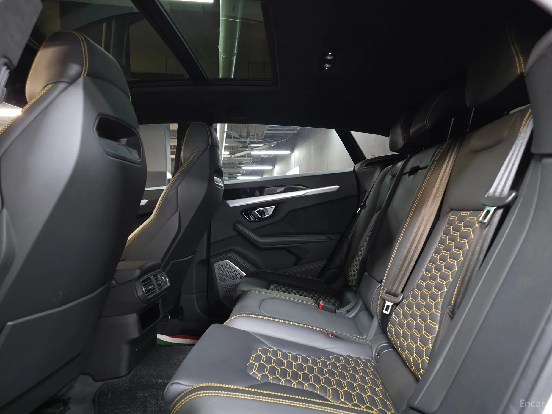 Lamborghini Urus превью 17