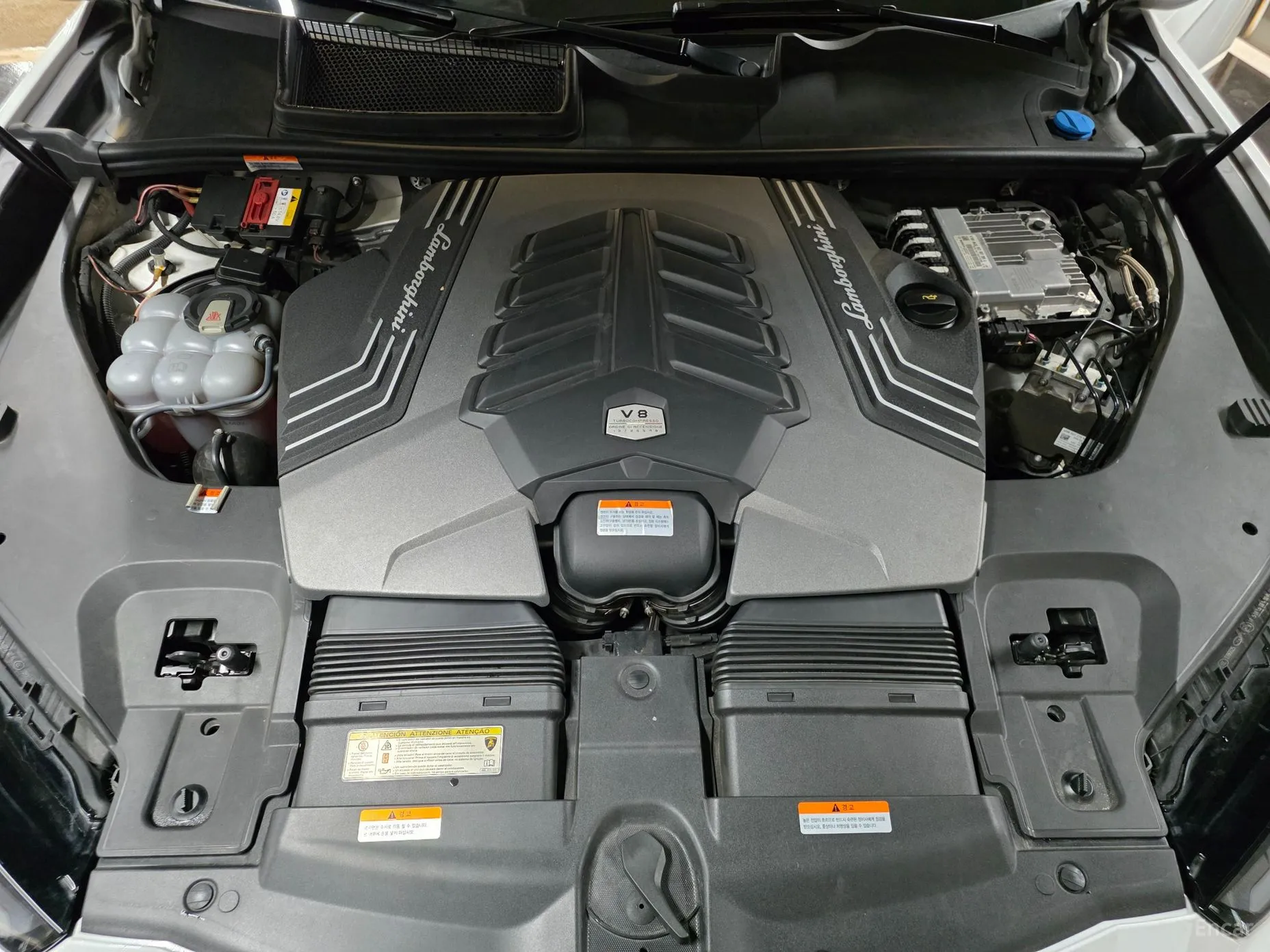 Lamborghini Urus превью 6