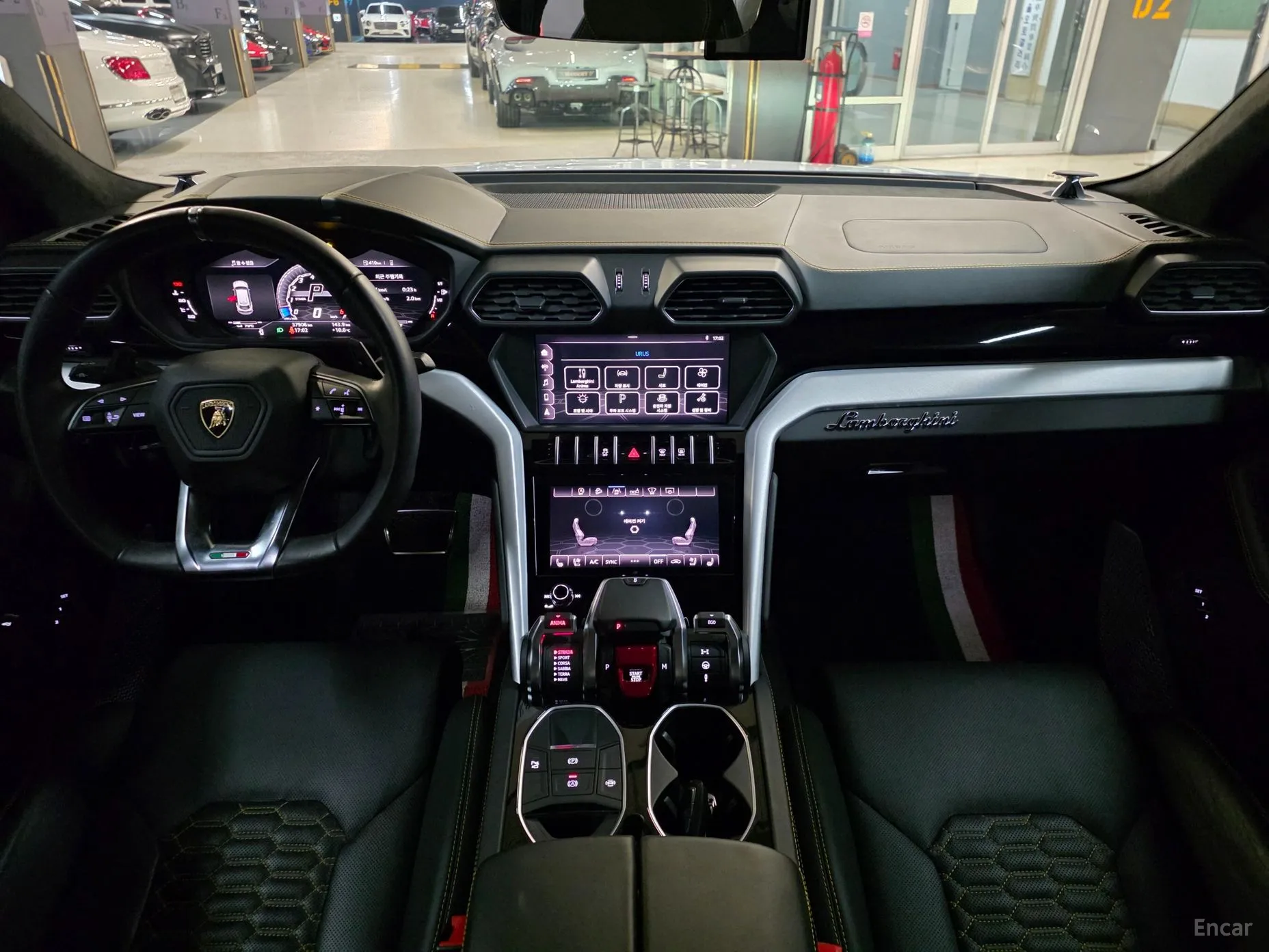 Lamborghini Urus превью 7