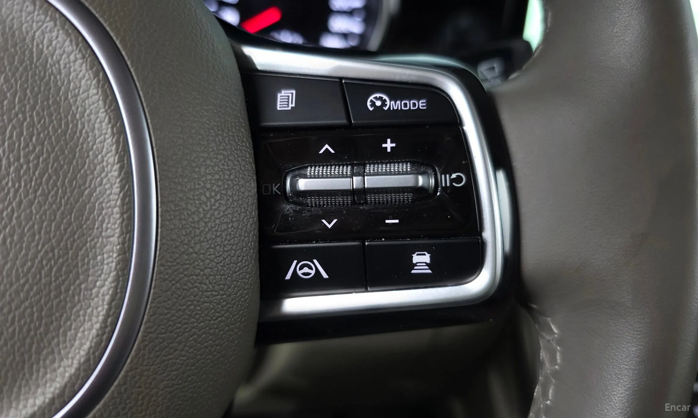 Kia Carnival Gen 4 превью 17