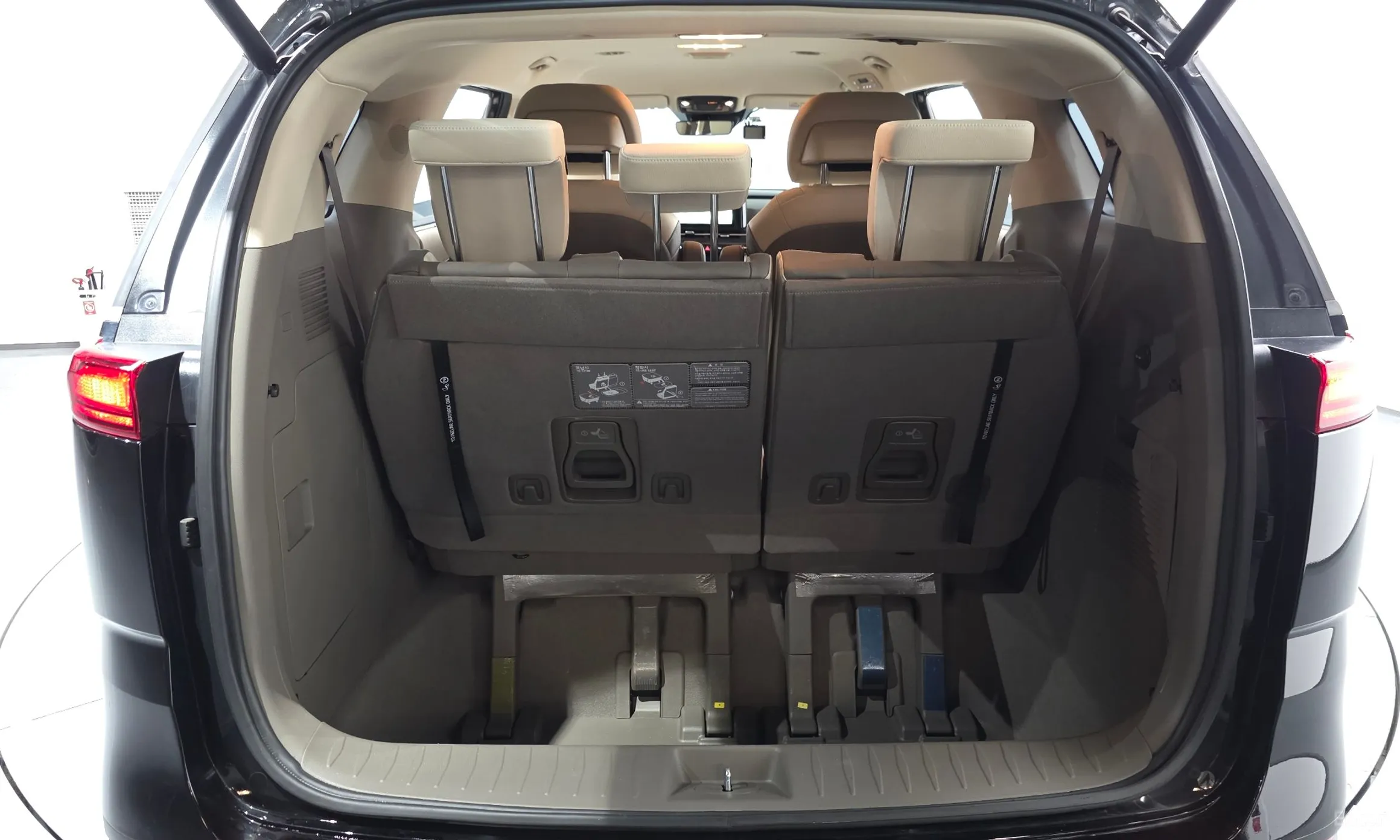 Kia Carnival Gen 4 превью 20