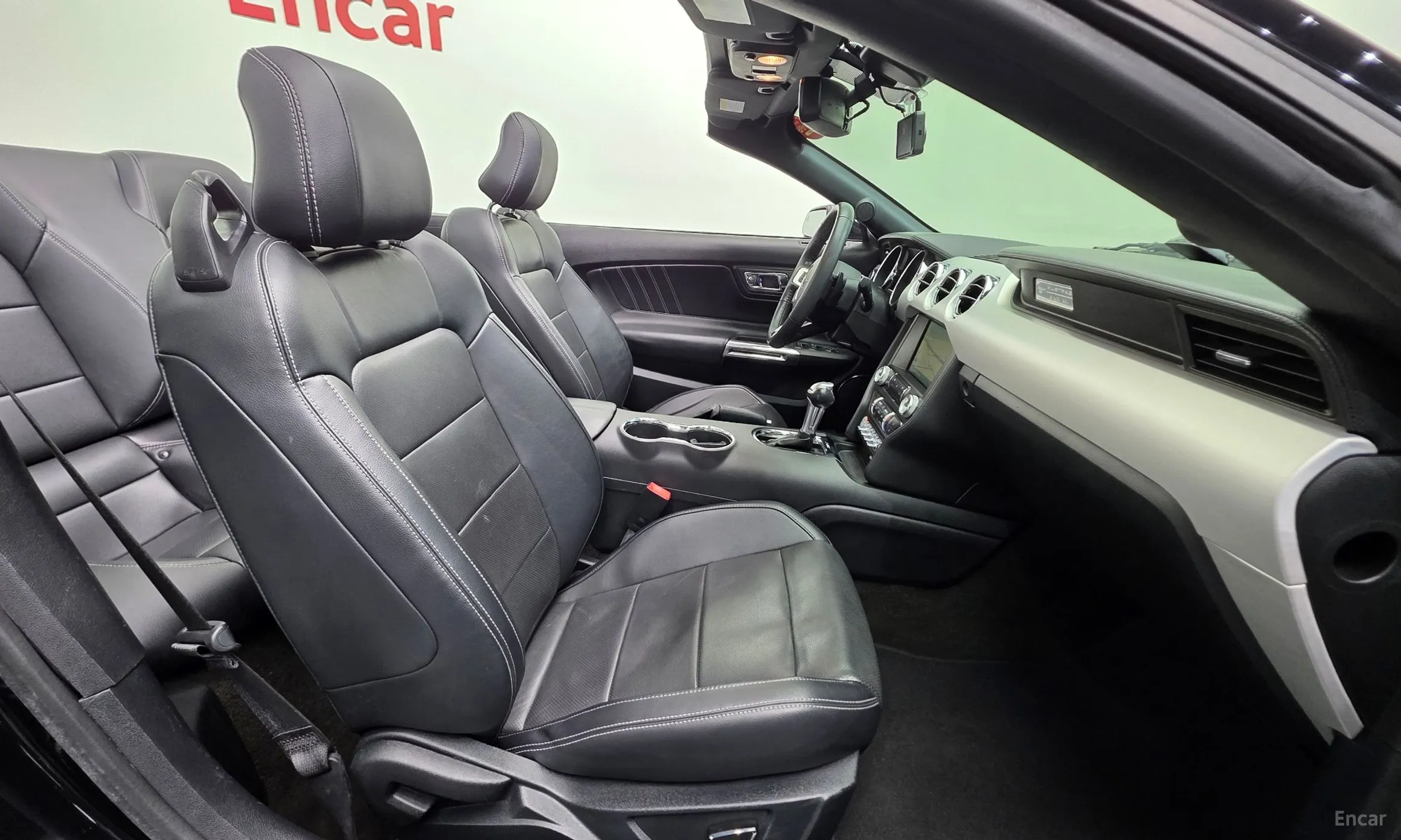Ford Mustang превью 10