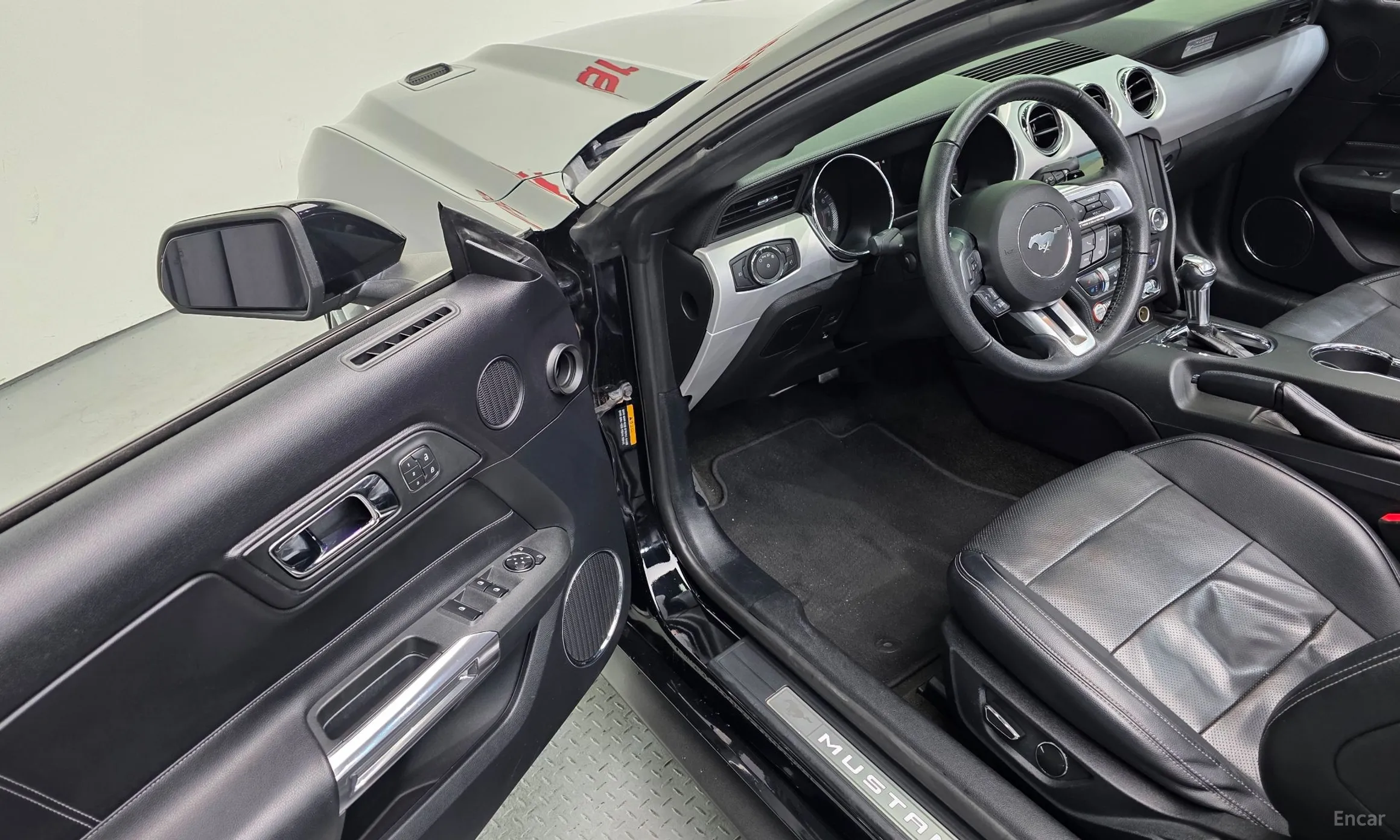 Ford Mustang превью 11